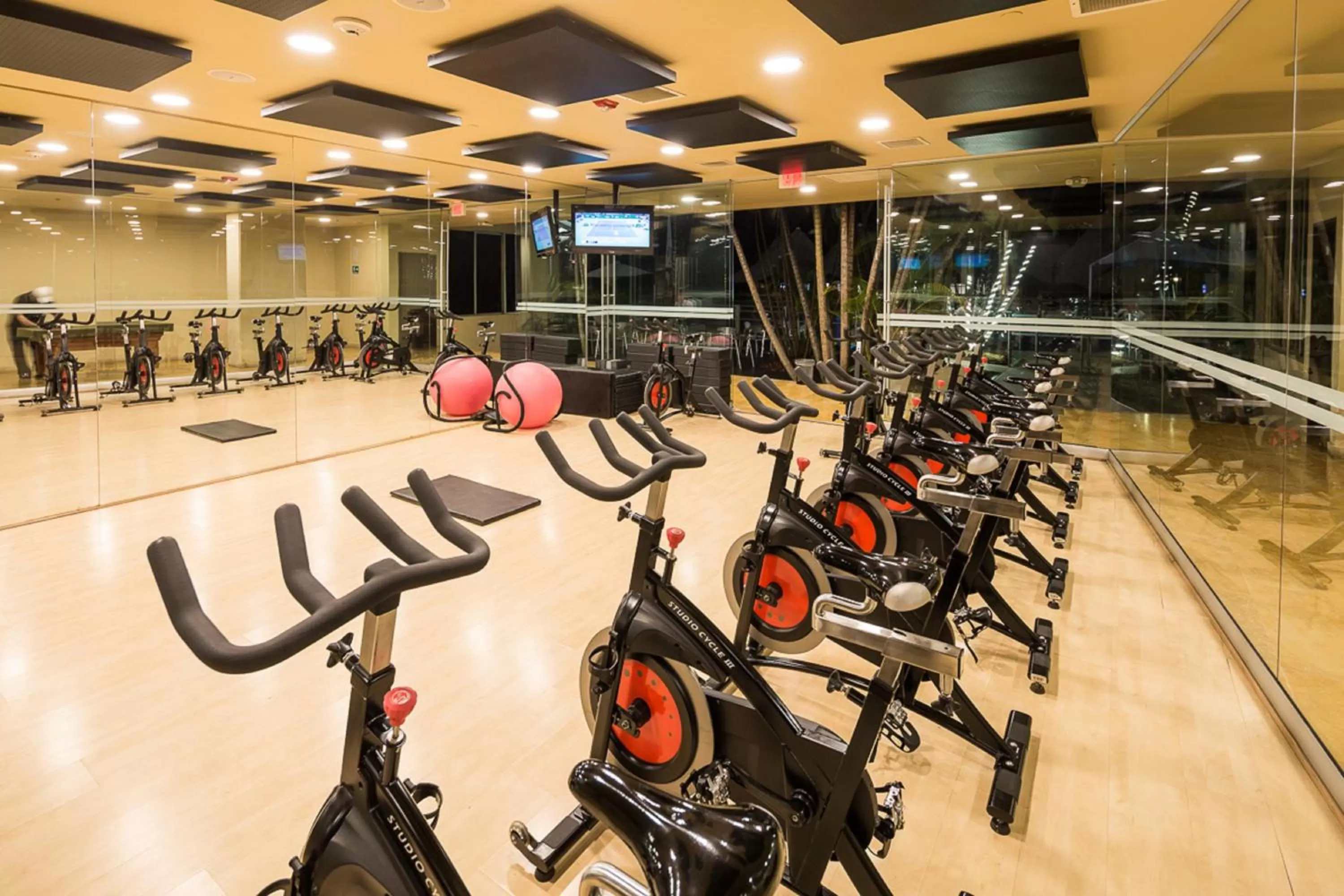Fitness centre/facilities in InterContinental Medellin - Movich by IHG