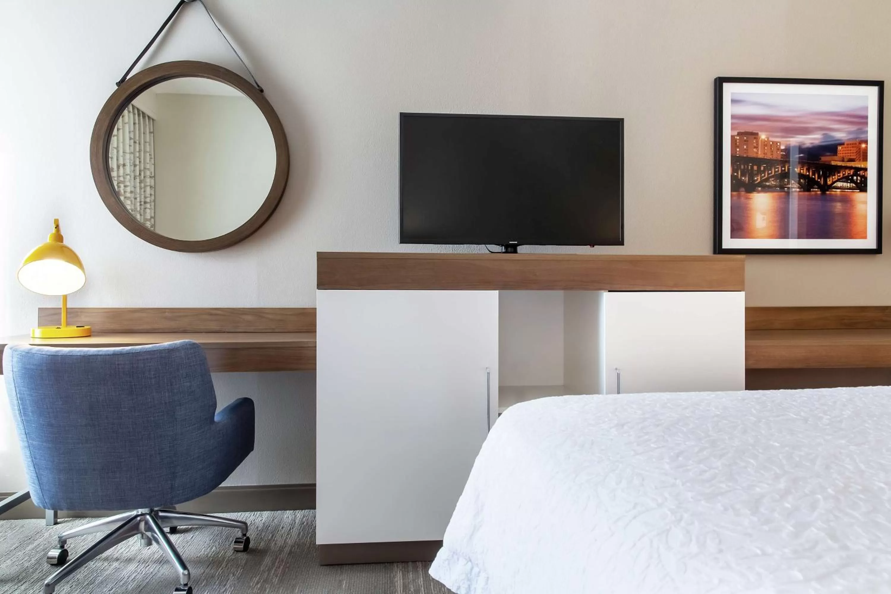 Bedroom, Bed in Hampton Inn Rockford