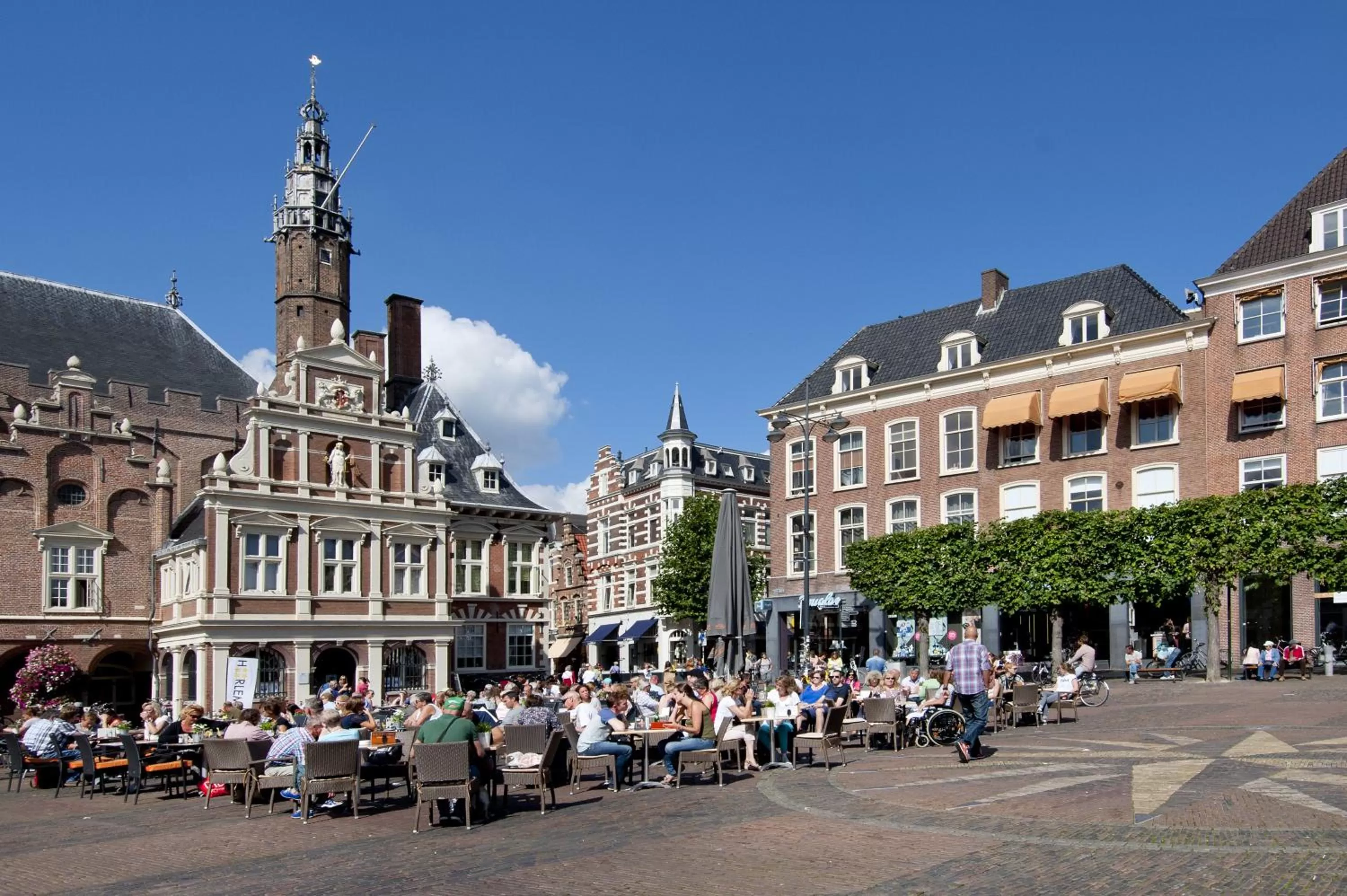 Patio in Van der Valk Hotel Haarlem