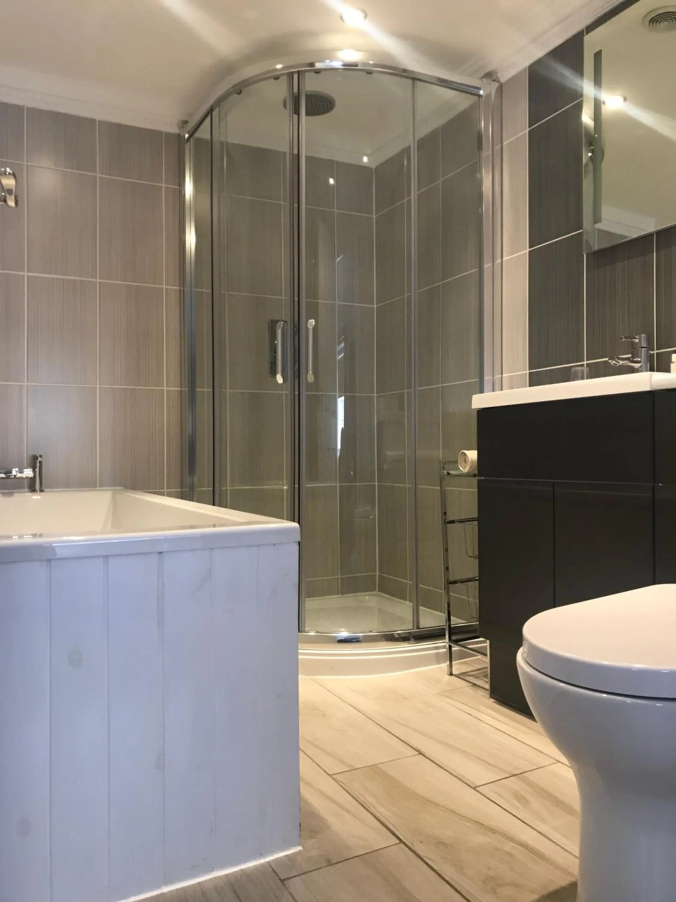 Bathroom in Queenshead Hotel Kelso