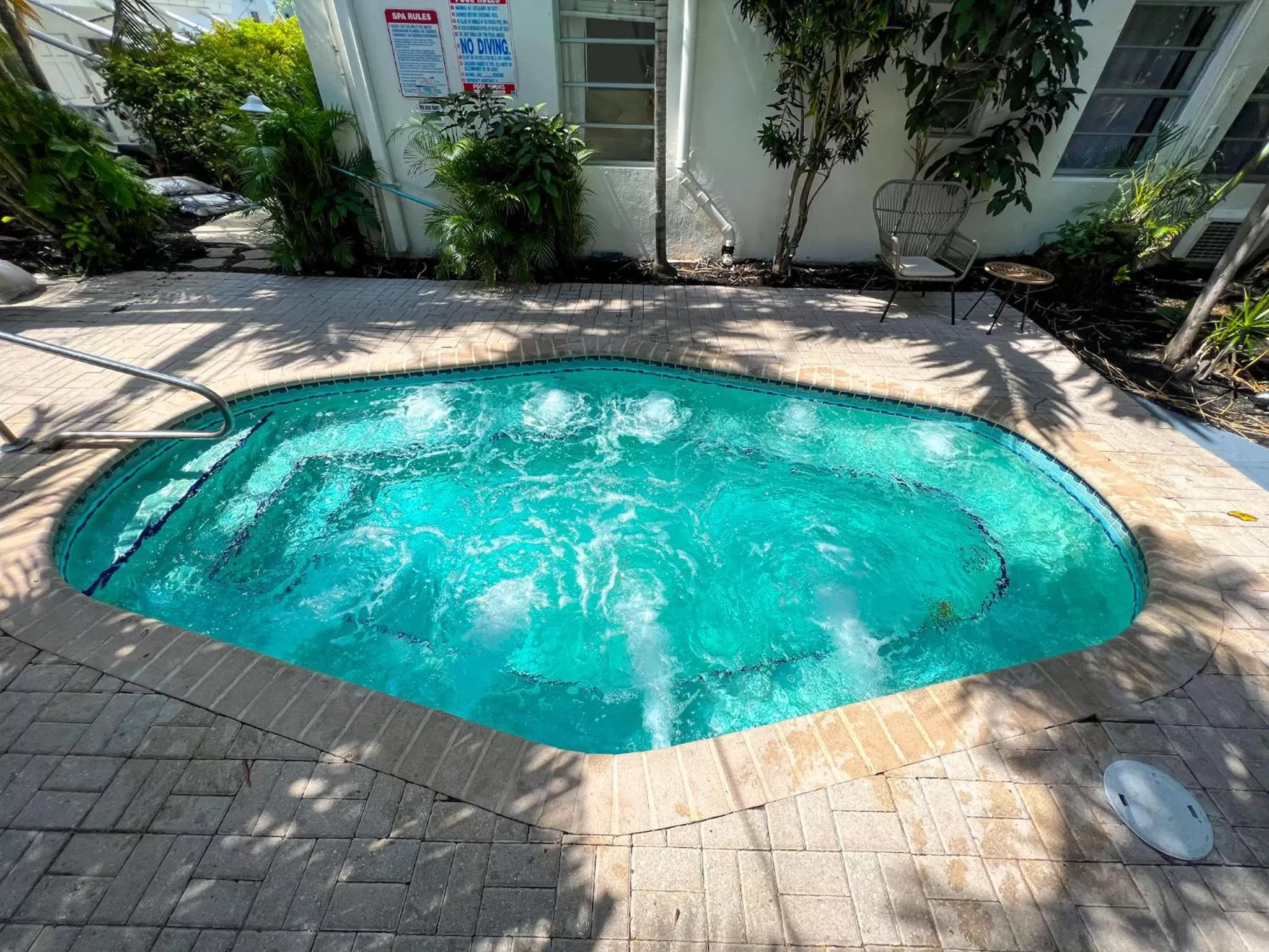 Hot Tub in North Beach Hotel