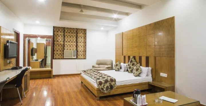 Standard King Room in MANDAKINI PLAZA