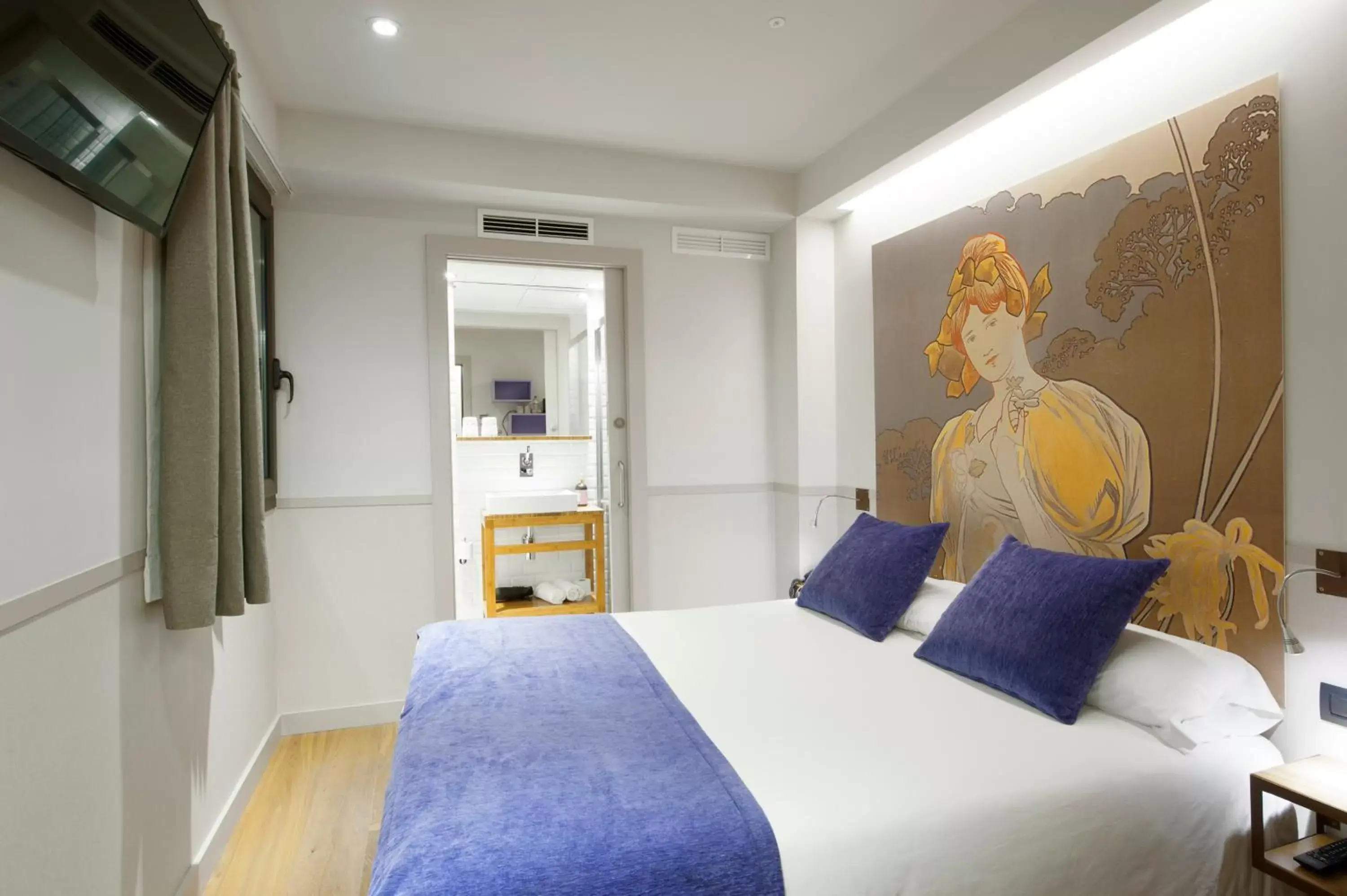 Economy Double Room in Casa Bella Gracia by Aspasios Economy Double Room in Casa Bella Gracia by Aspasios