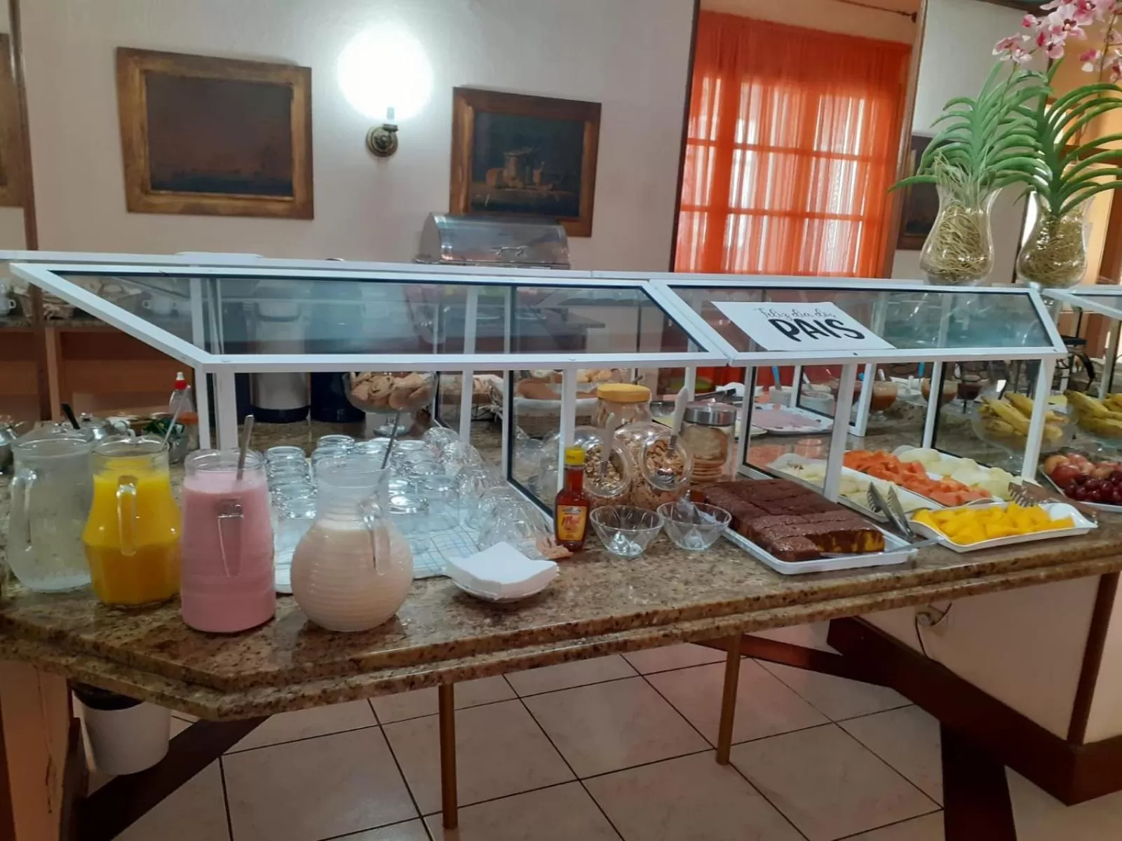 Food and drinks in Taufik Hotel