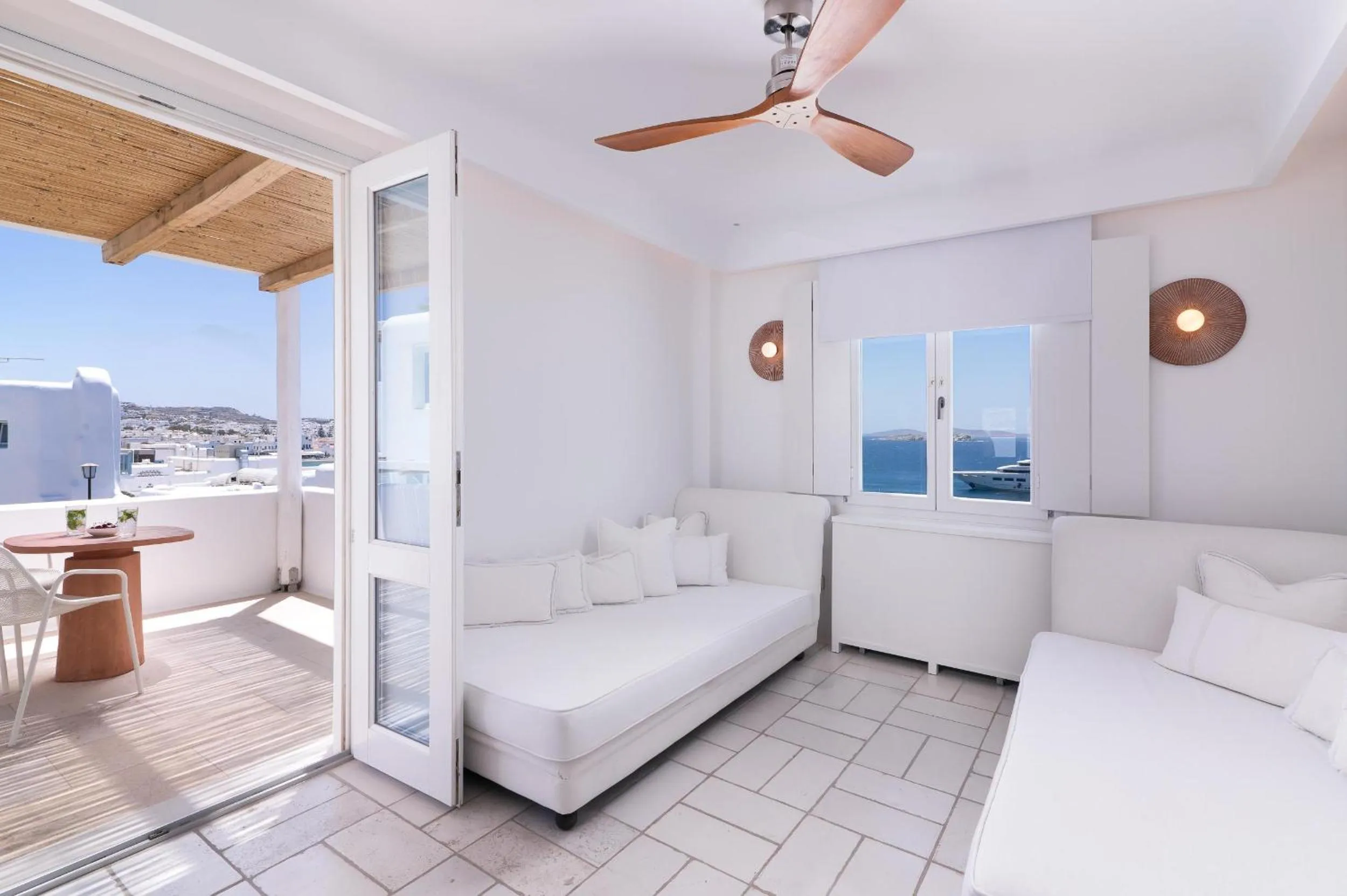 Photo of the whole room, Bed in Porto Mykonos