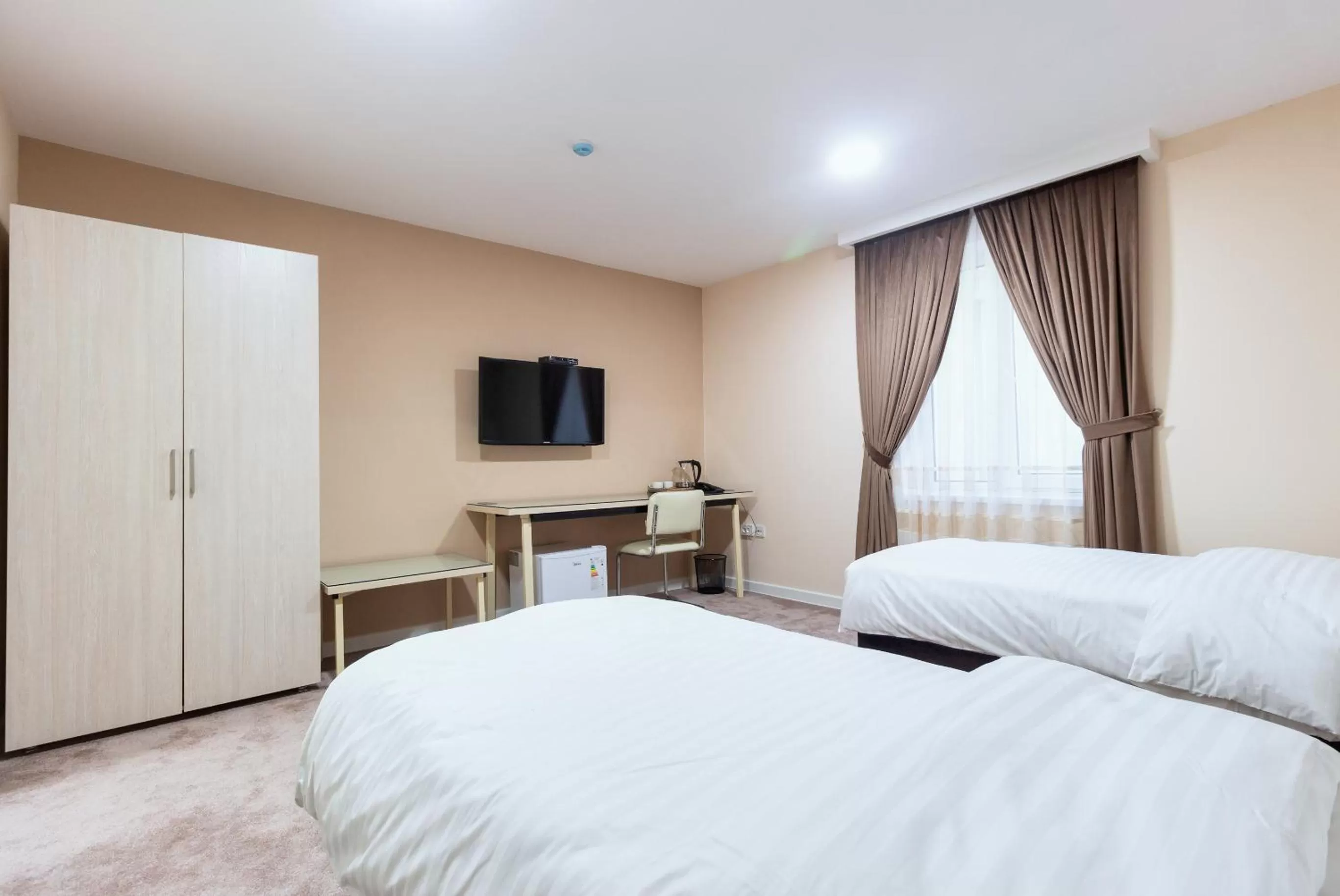 Photo of the whole room, Bed in Musafir Hotel