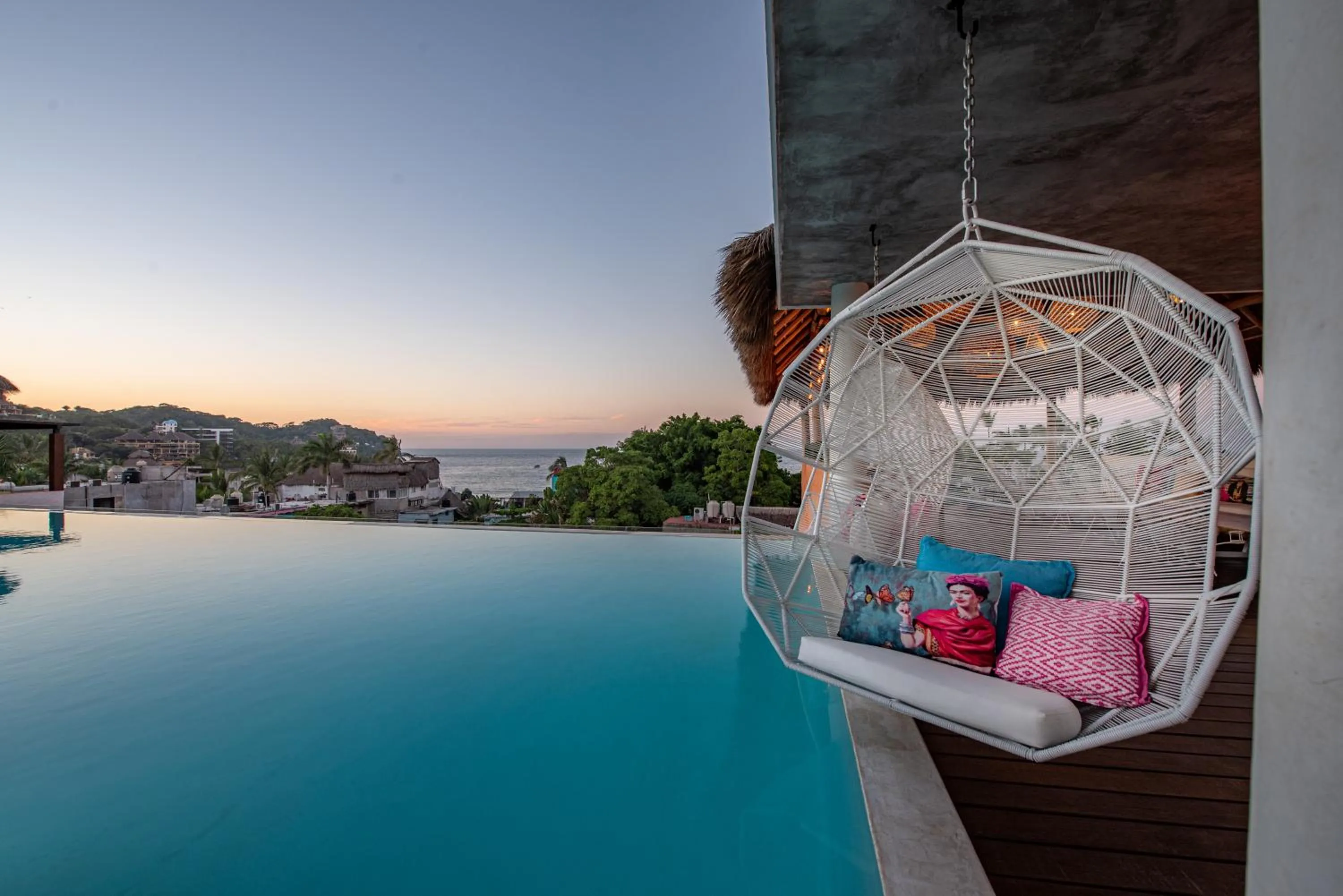 Swimming pool in Sayulinda Hotel