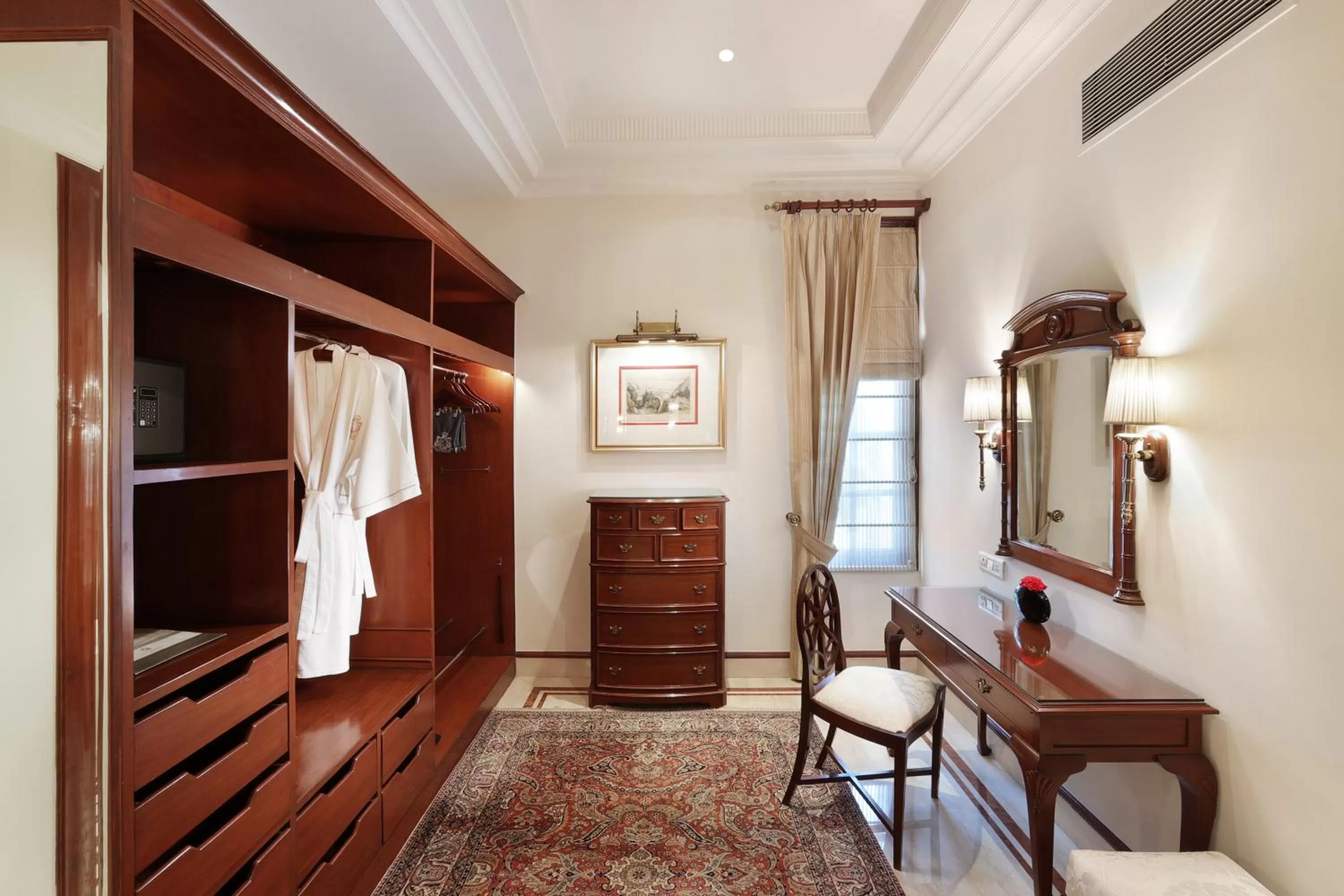 wardrobe, Bed in The Imperial, New Delhi