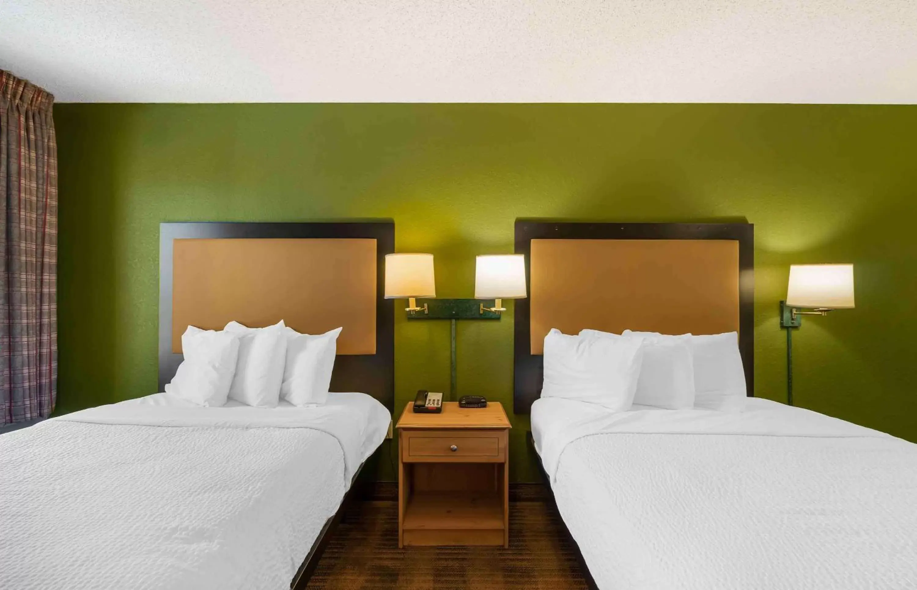 Studio with 2 Double Beds - Non-Smoking in Extended Stay America Select Suites - Tampa - Brandon Studio with 2 Double Beds - Non-Smoking in Extended Stay America Select Suites - Tampa - Brandon