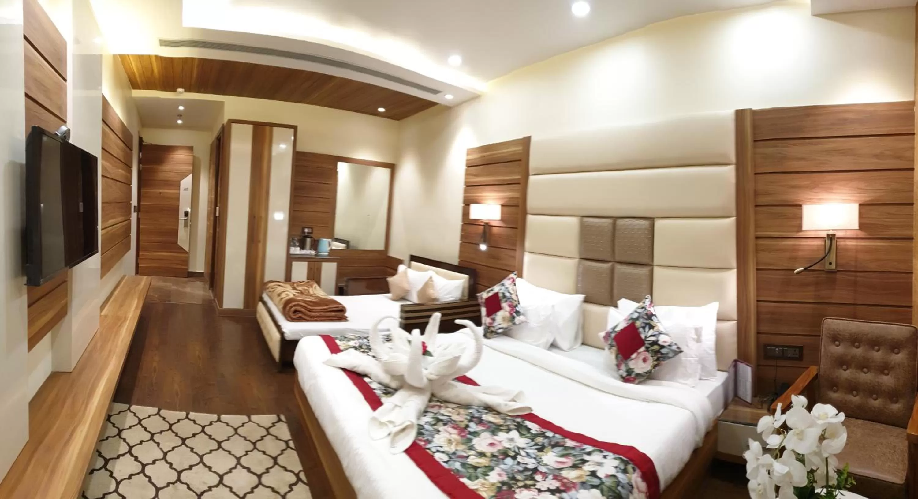 Bedroom, Bed in Hotel Makhan Residency