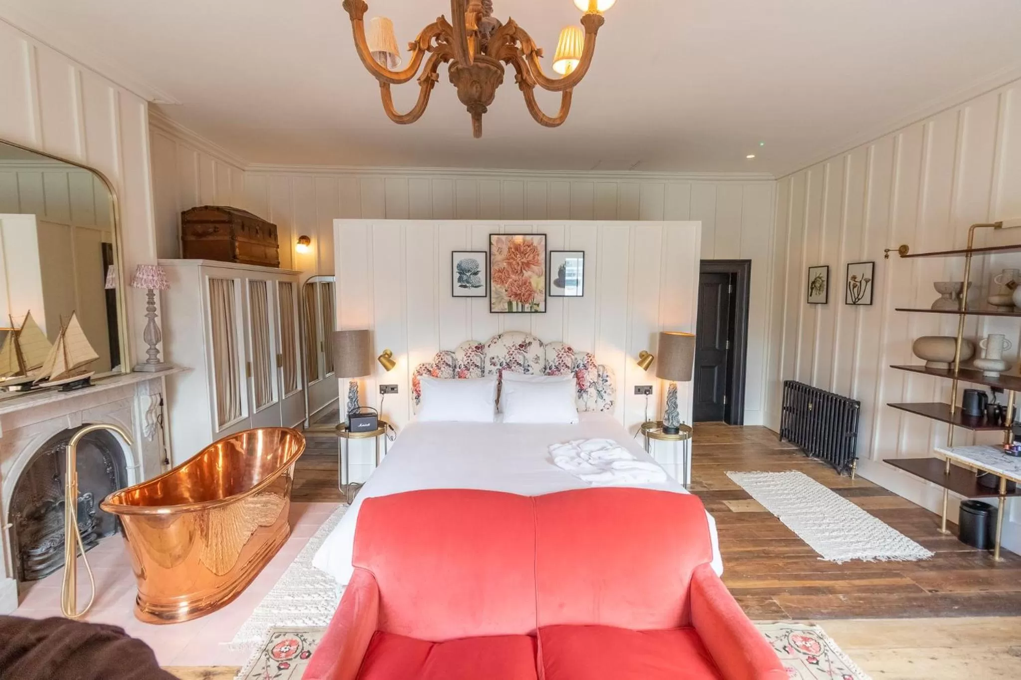 Bedroom, Bed in The Mayson