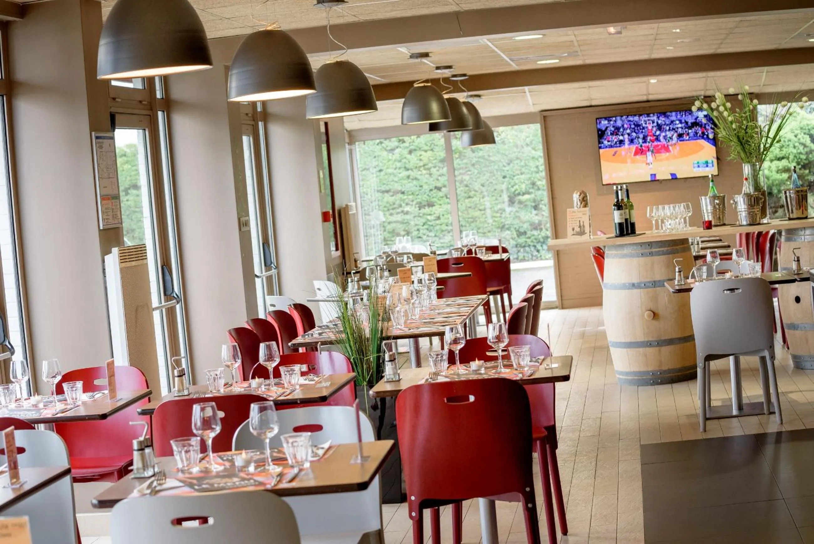 Restaurant/places to eat in Campanile Toulouse Purpan