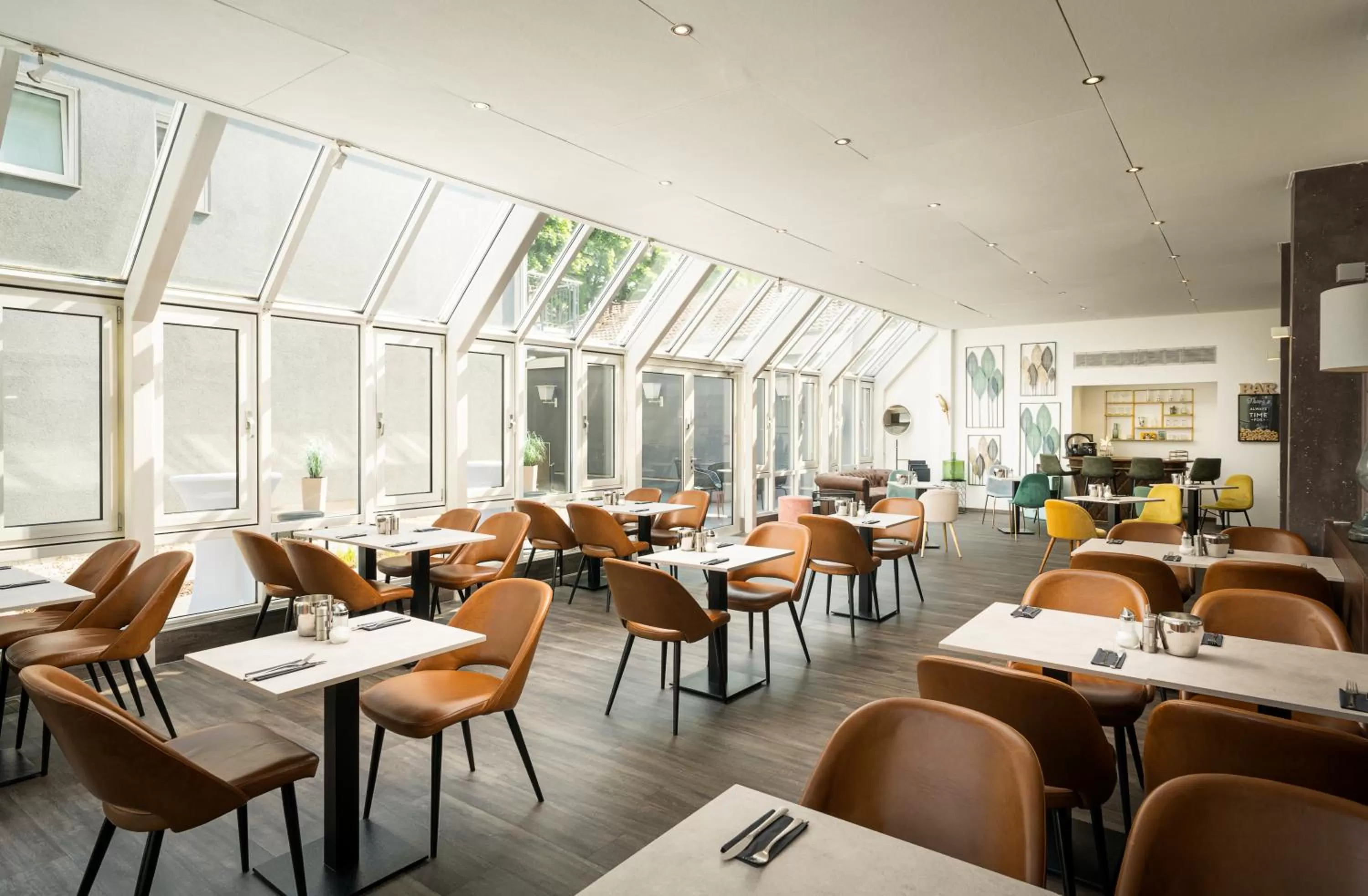Restaurant/places to eat in ANA Living Karlsruhe by Arthotel ANA