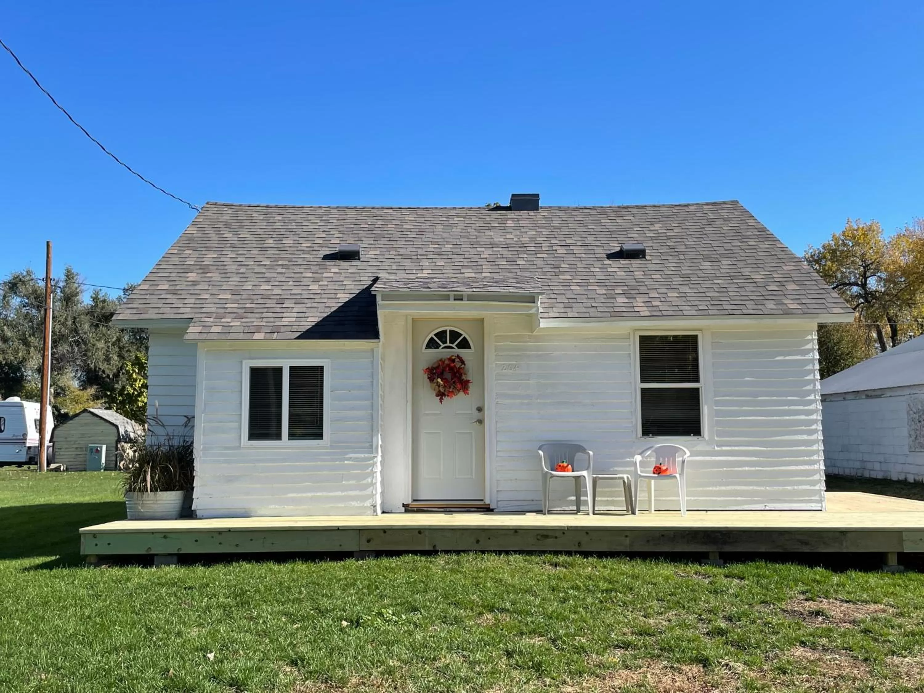 Facade/entrance in East Side Motel & Cabins
