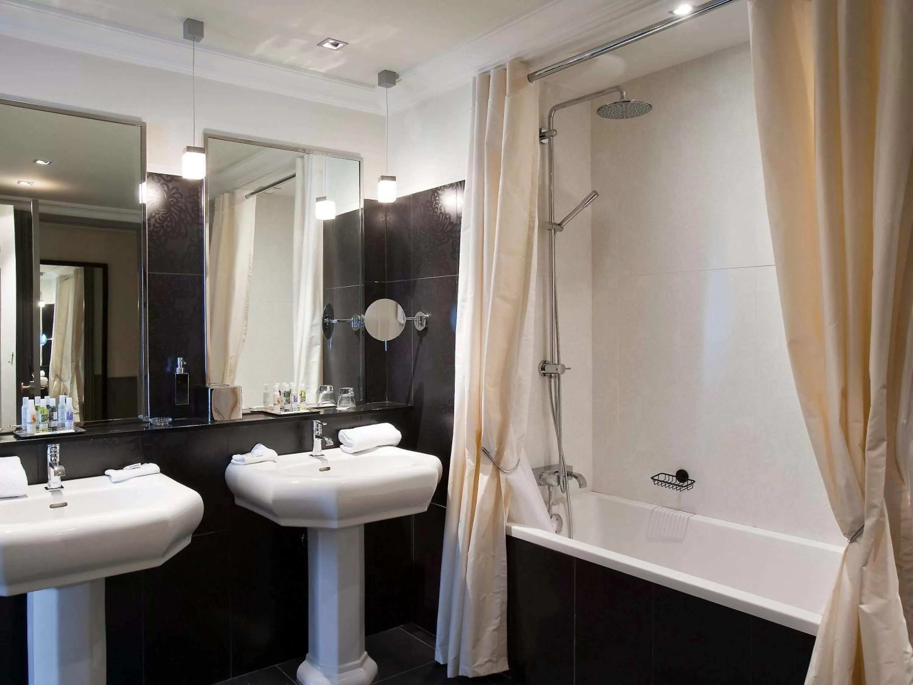 Photo of the whole room in Le Grand Hotel de Cabourg - MGallery Collection