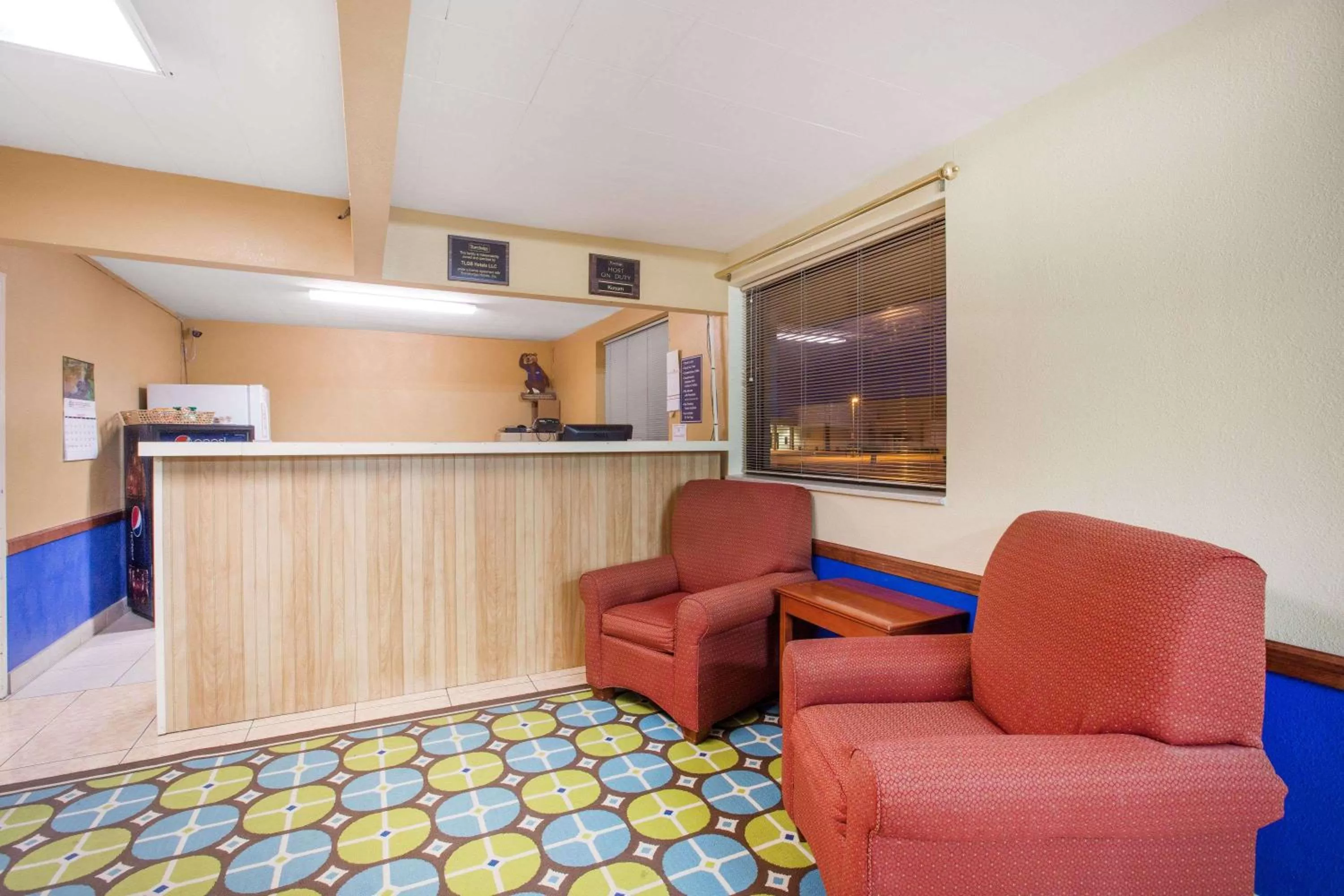 Lobby or reception in Travelodge by Wyndham Great Bend