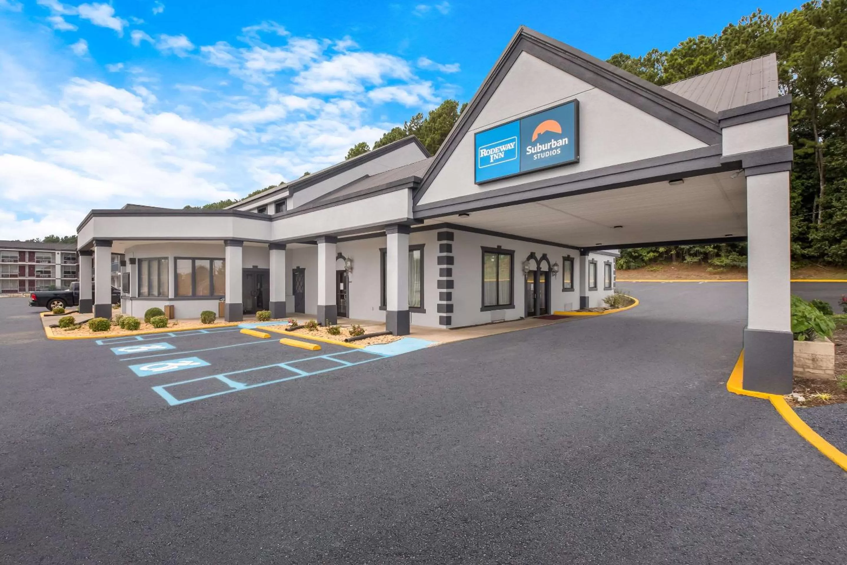 Property building in Rodeway Inn Cleveland TN I-75