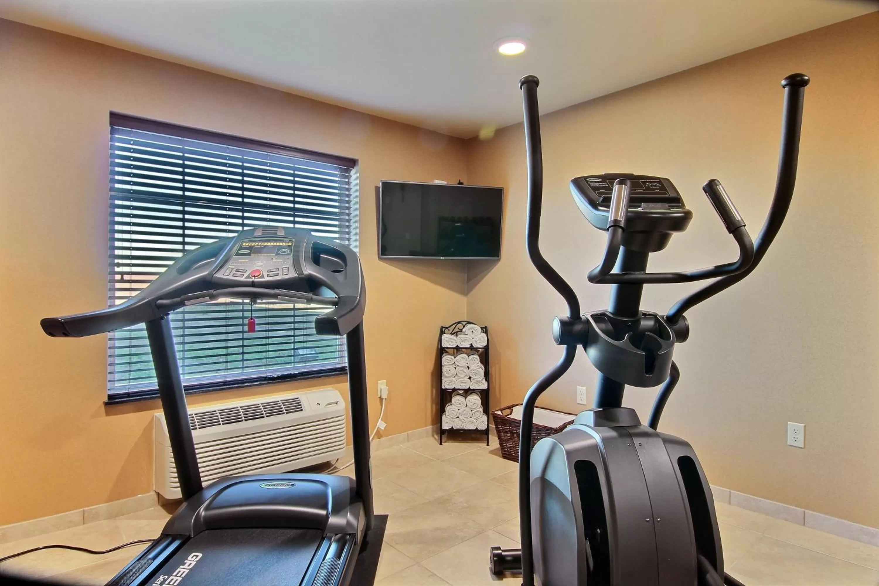 Fitness centre/facilities in Cobblestone Hotel & Suites - McCook
