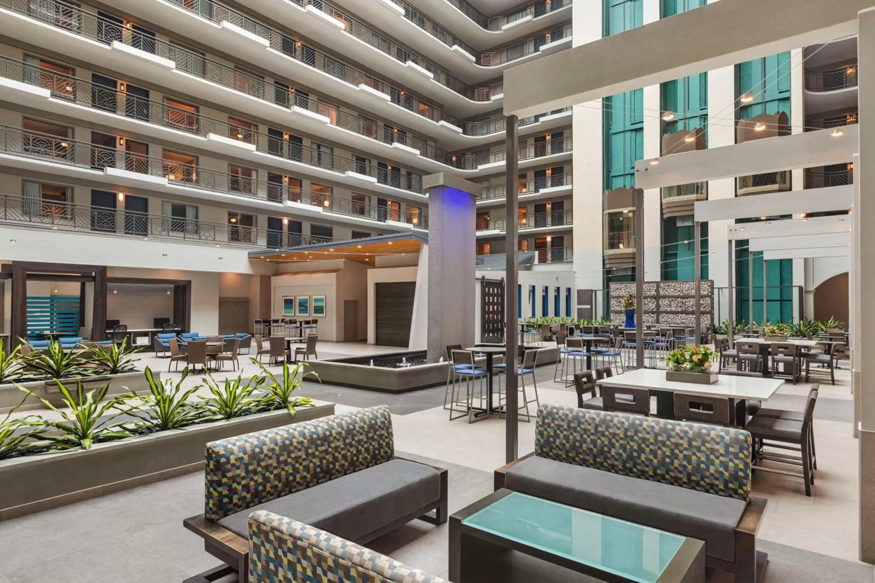 Lobby or reception in Embassy Suites by Hilton Miami International Airport