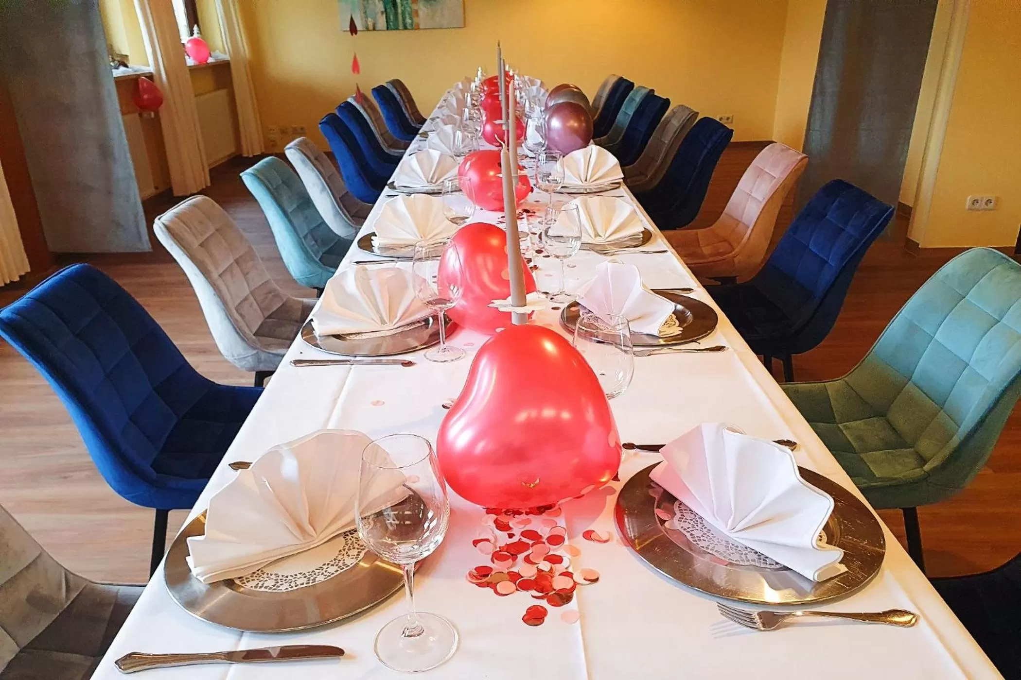 Restaurant/places to eat in Sport Hotel Kenzingen inklusive Schwimmbad, Sauna und Frühstück nähe Europa-Park