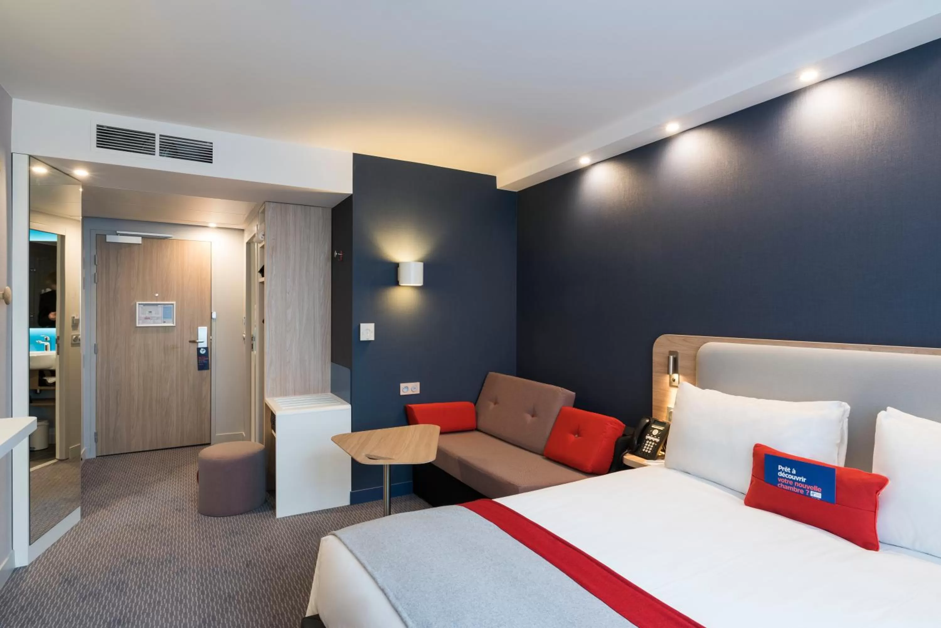 Photo of the whole room, Bed in Holiday Inn Express - Paris - CDG Airport by IHG