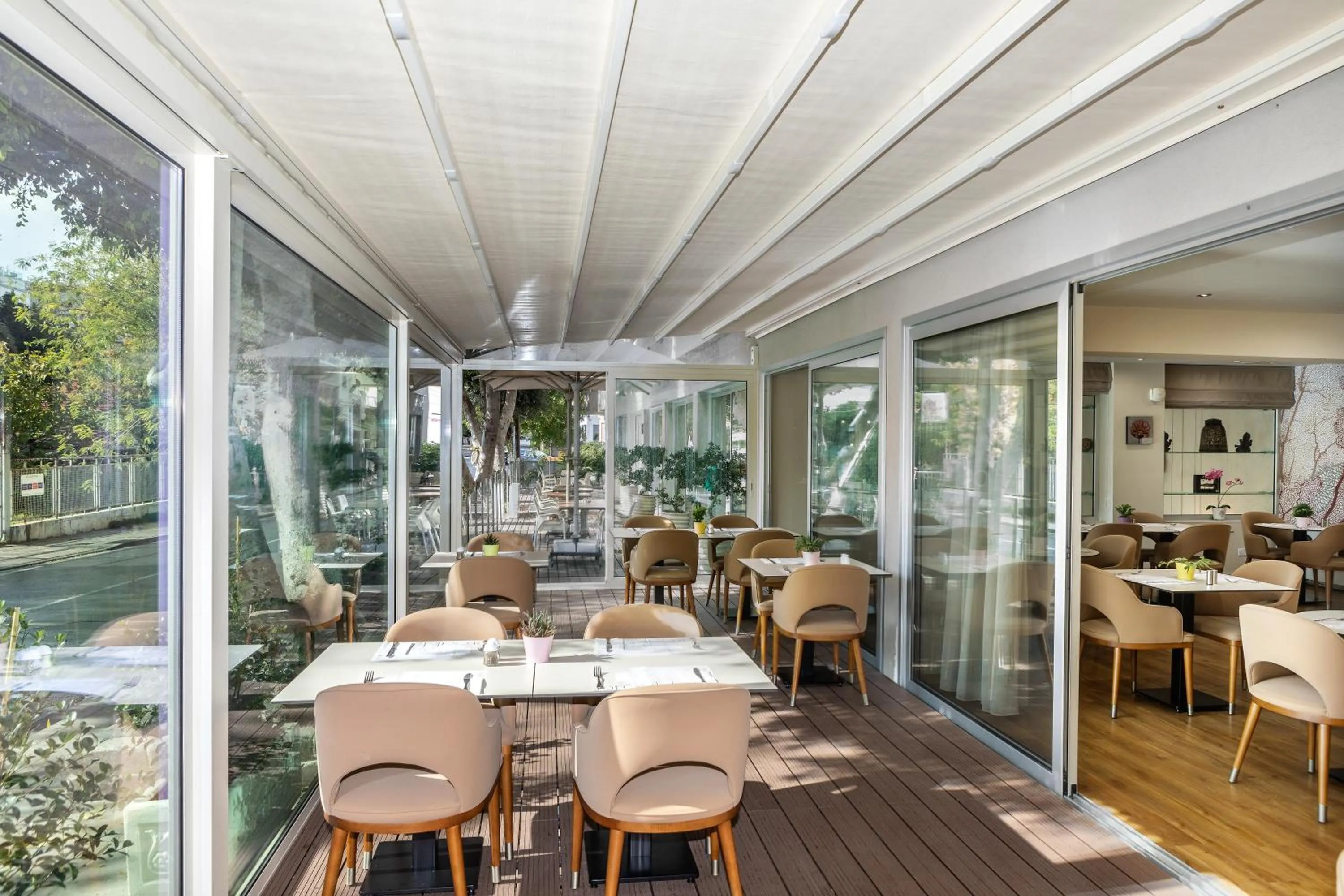 Breakfast in Almond Business Hotel