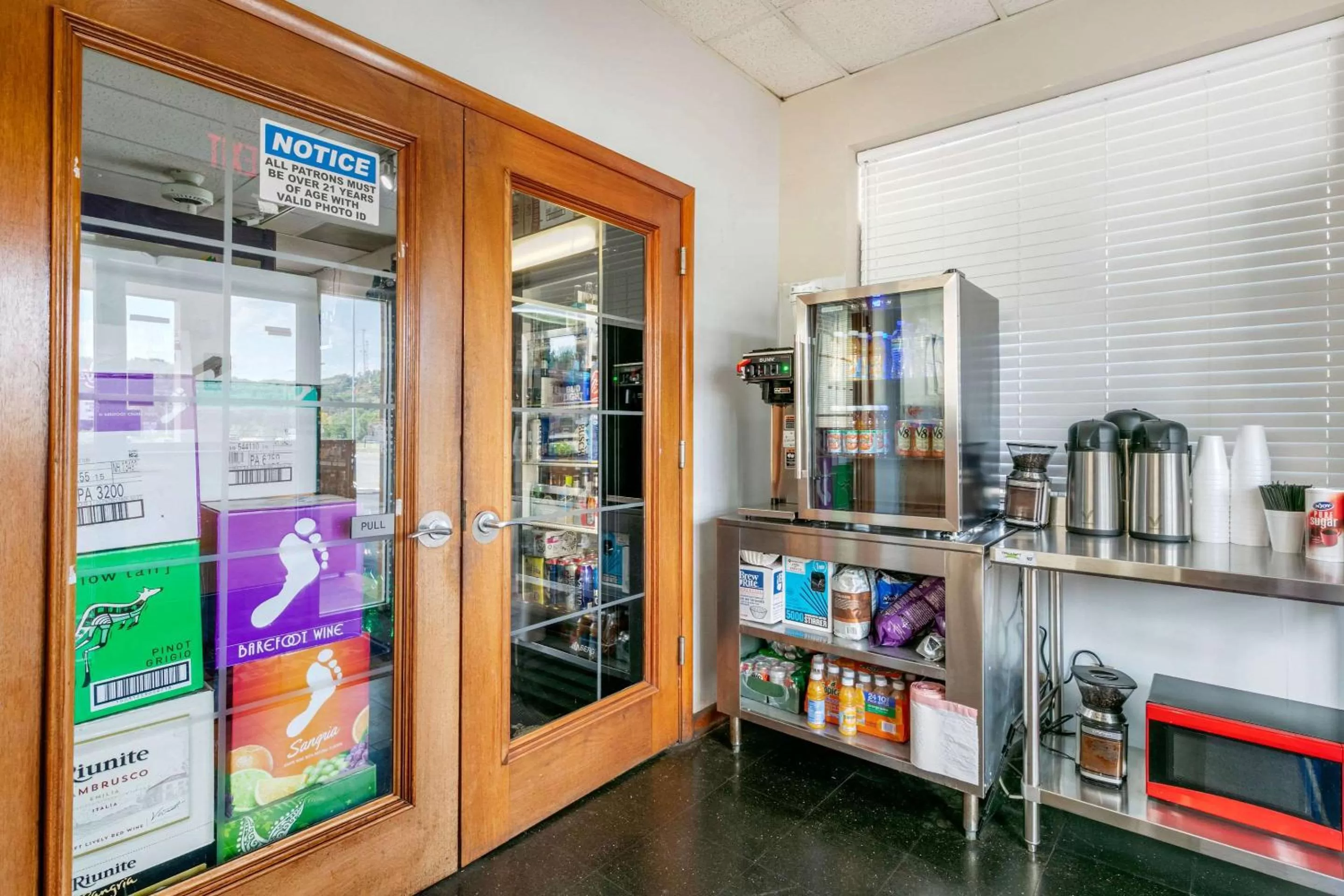 Restaurant/places to eat in Rodeway Inn Kingston Springs