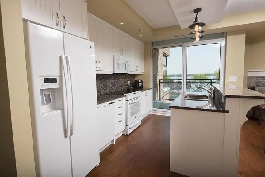 Kitchen or kitchenette in Tall Ships Landing Coastal Resort