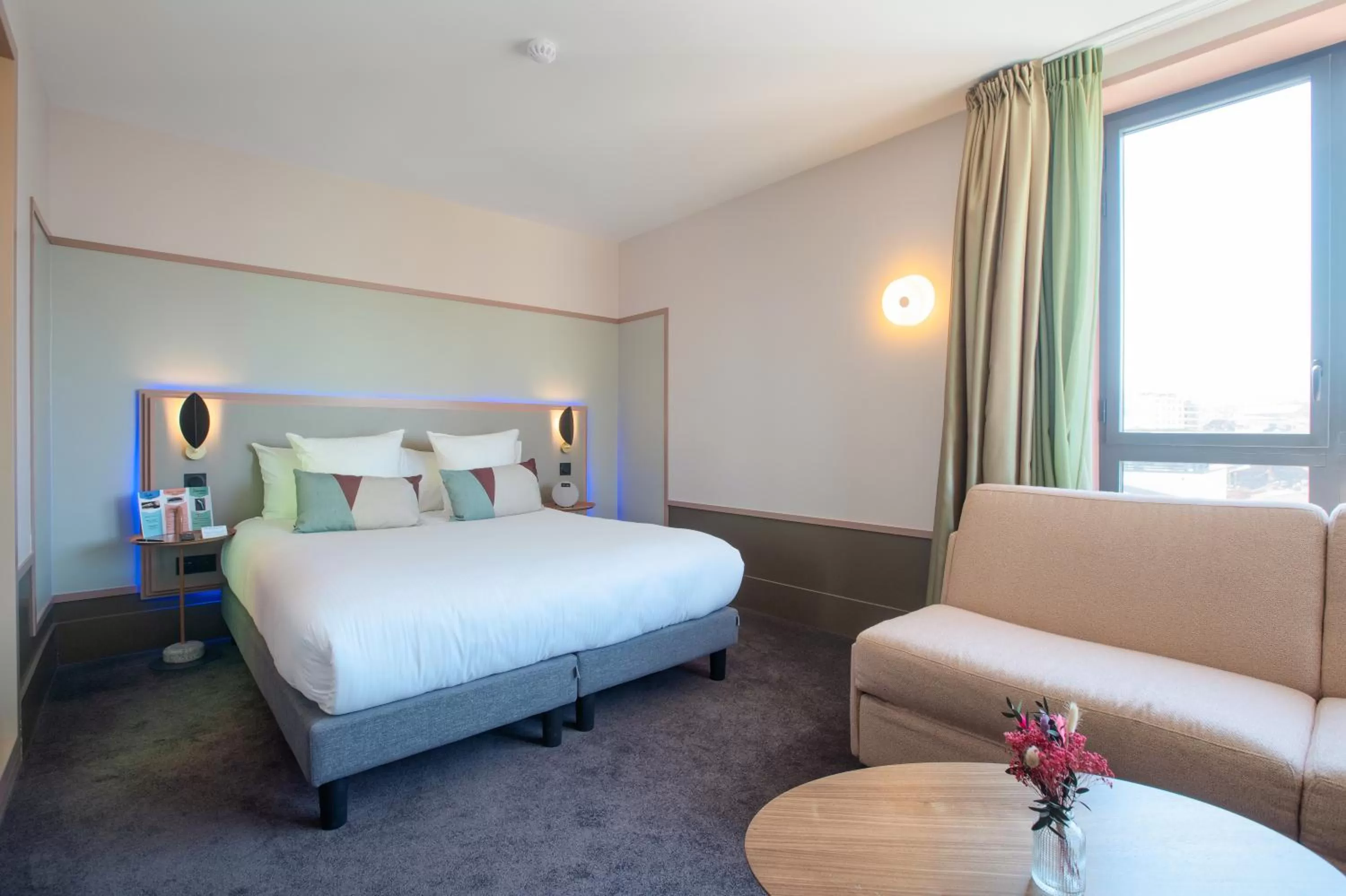 Bed in Aiden by Best Western Clermont-Ferrand Hotel & Spa