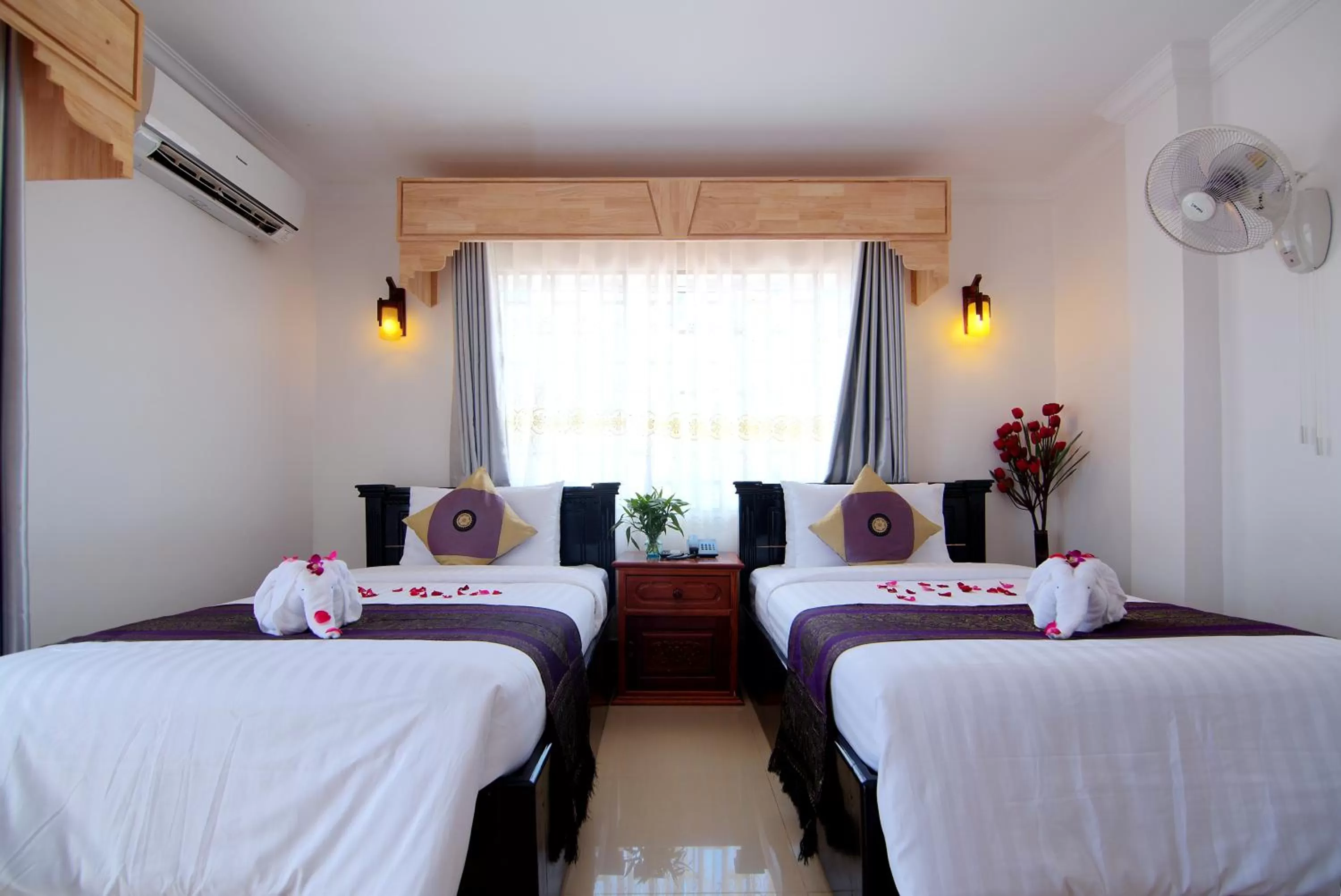 Bedroom, Bed in Bou Phanith Villa