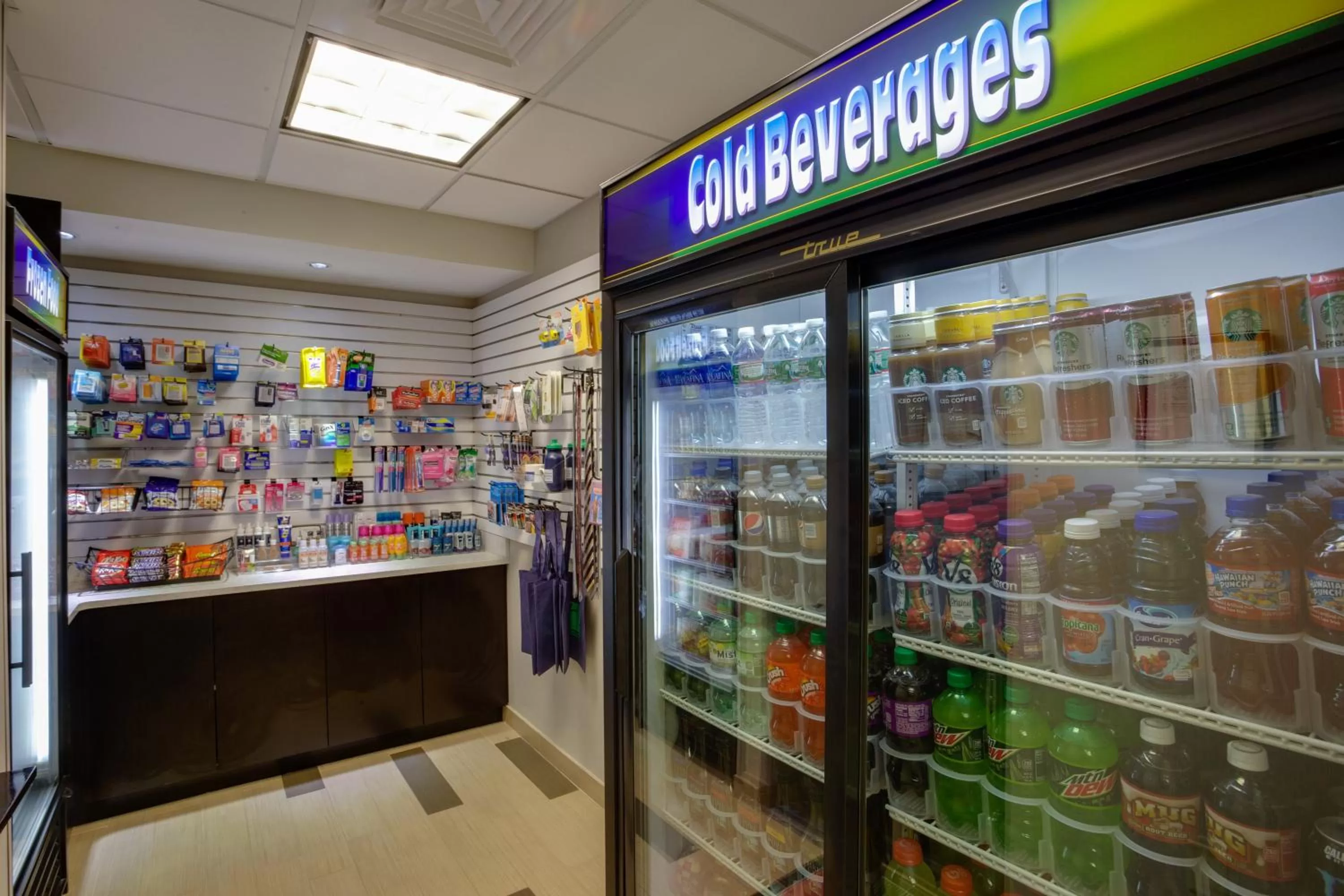 Lobby or reception in Holiday Inn Express Hotel & Suites Meadowlands Area by IHG