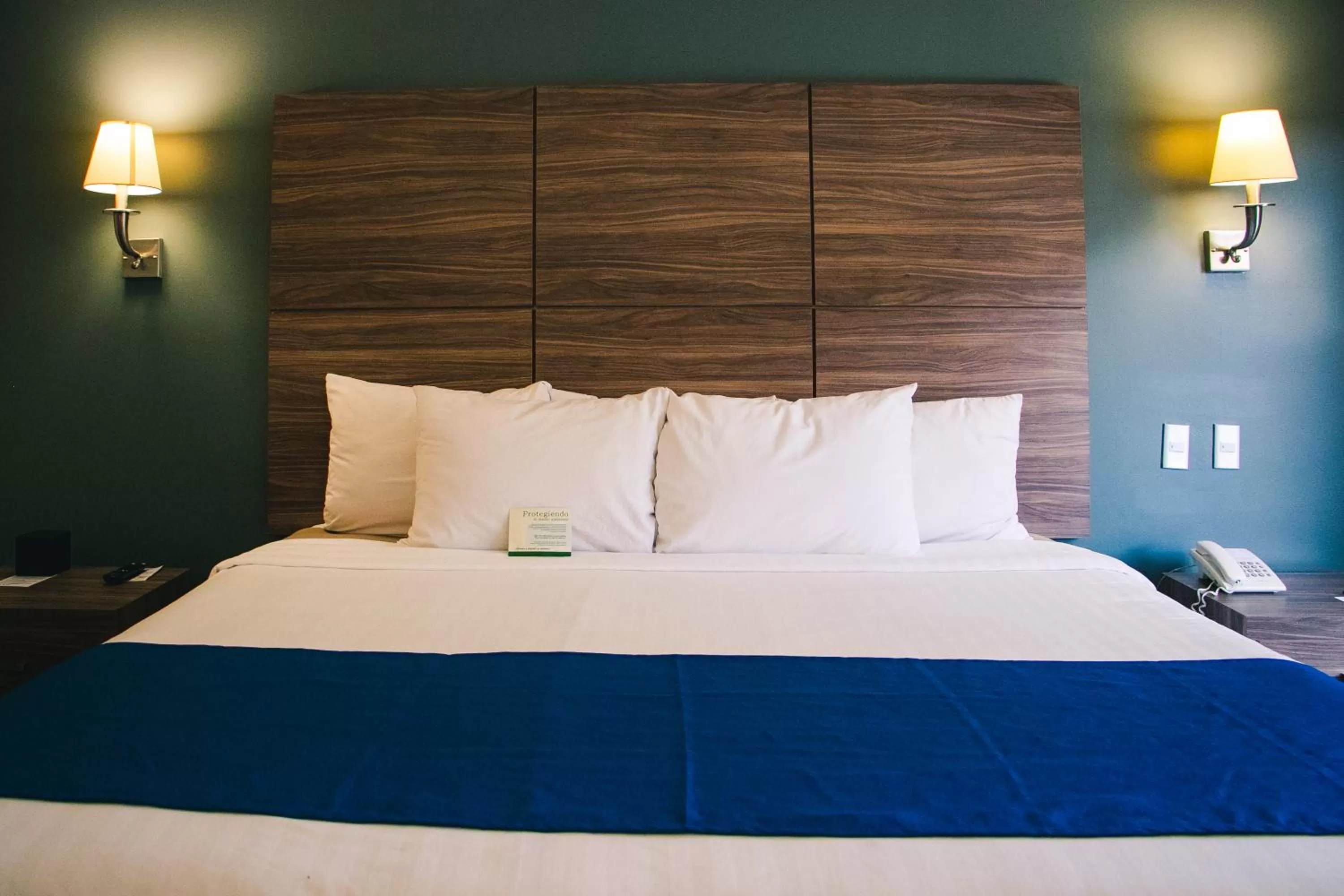 Bed in Best Western Plus Chihuahua Aeropuerto