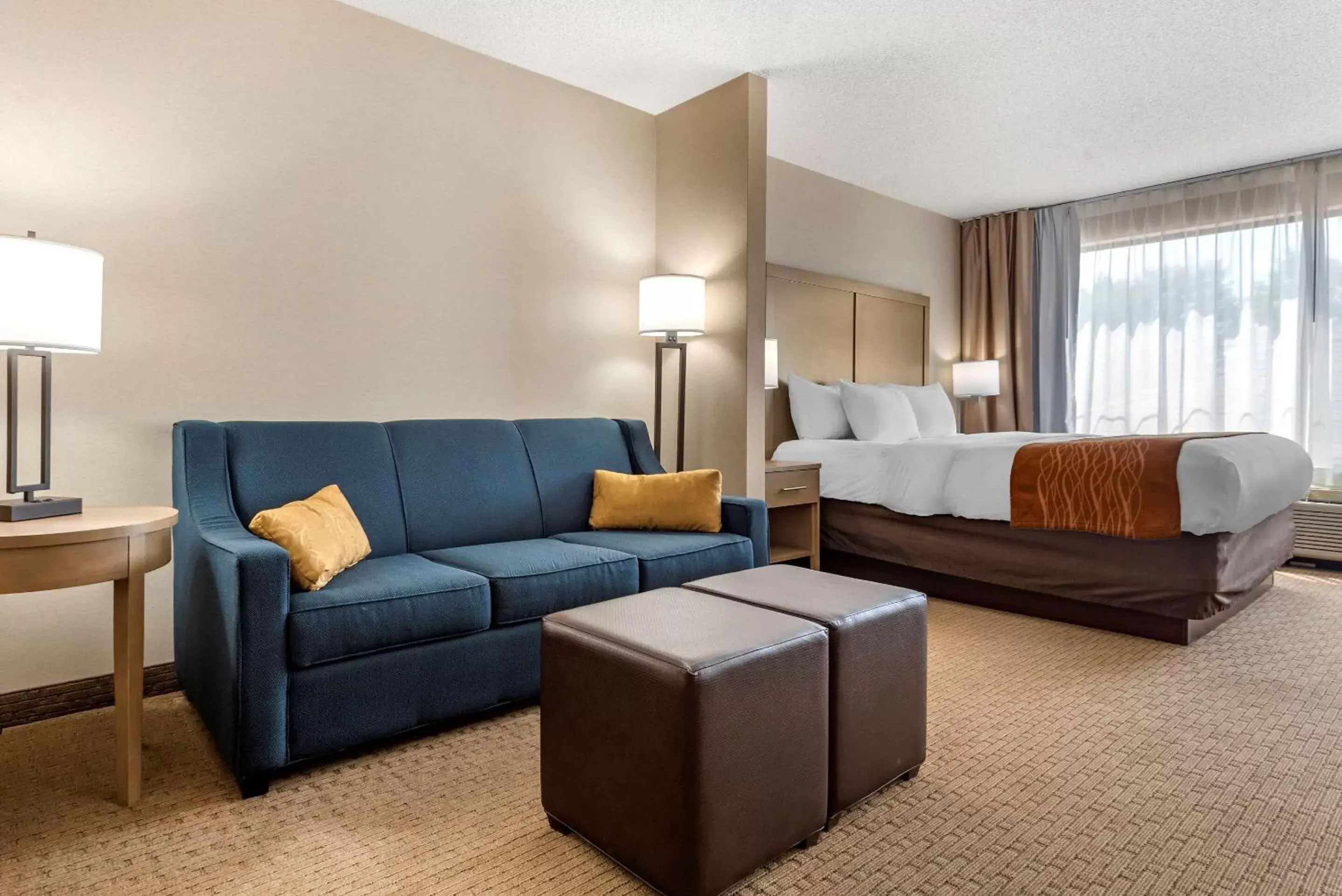 King Suite with Queen Bed and Sofa Bed- Non-Smoking in Comfort Inn & Suites Farmington - Victor King Suite with Queen Bed and Sofa Bed- Non-Smoking in Comfort Inn & Suites Farmington - Victor