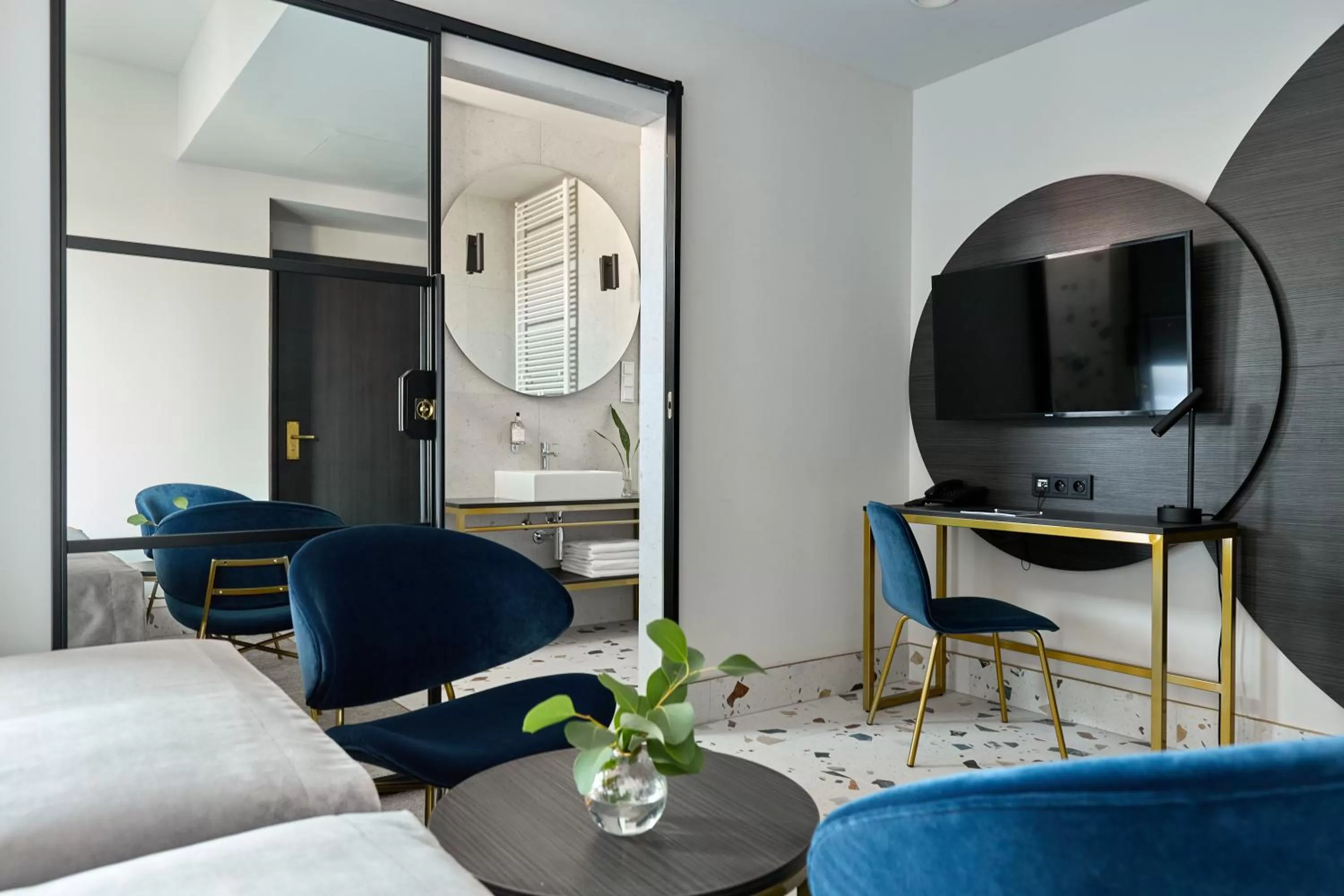 Photo of the whole room, Bed in Hotel Liberté 33