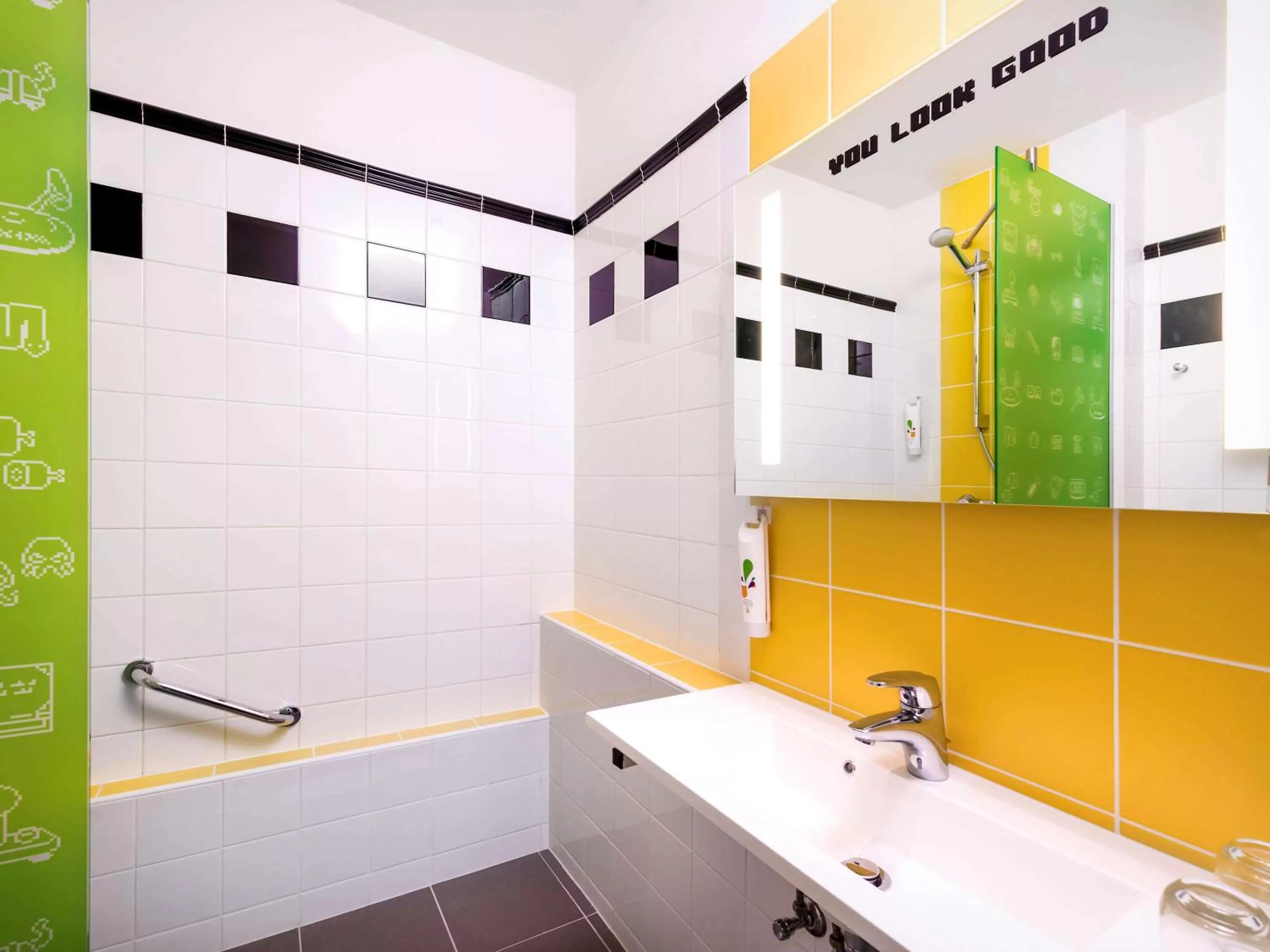 Shower in Ibis Styles Budapest Center