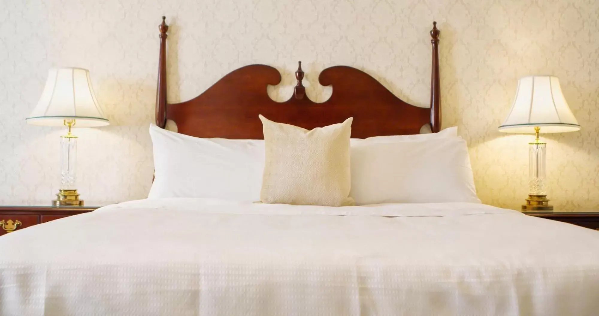 Executive King Accessible in The Bristol Hotel Campbell San Jose Executive King Accessible in The Bristol Hotel Campbell San Jose