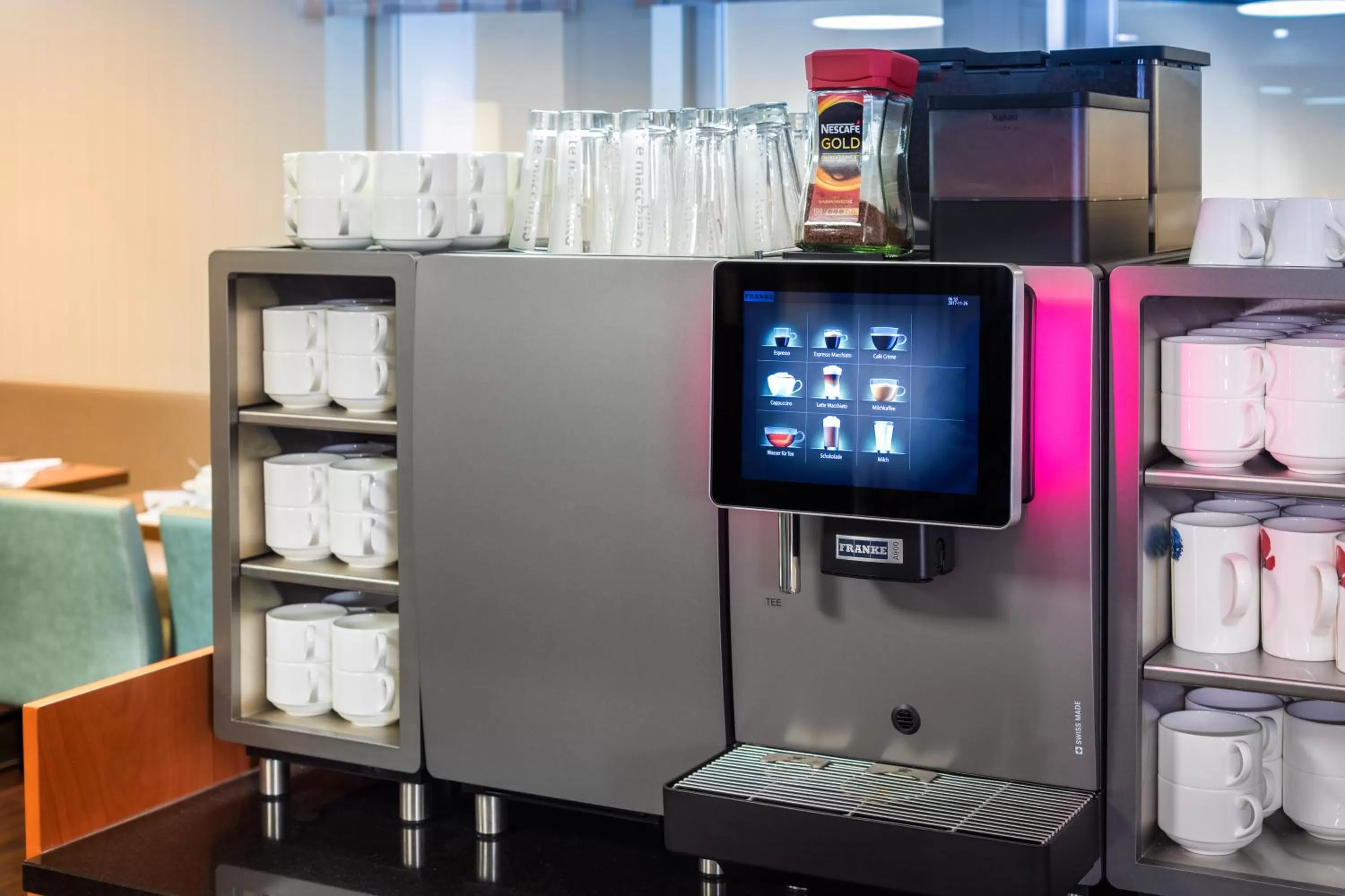 Buffet breakfast in Hotel Vis à vis