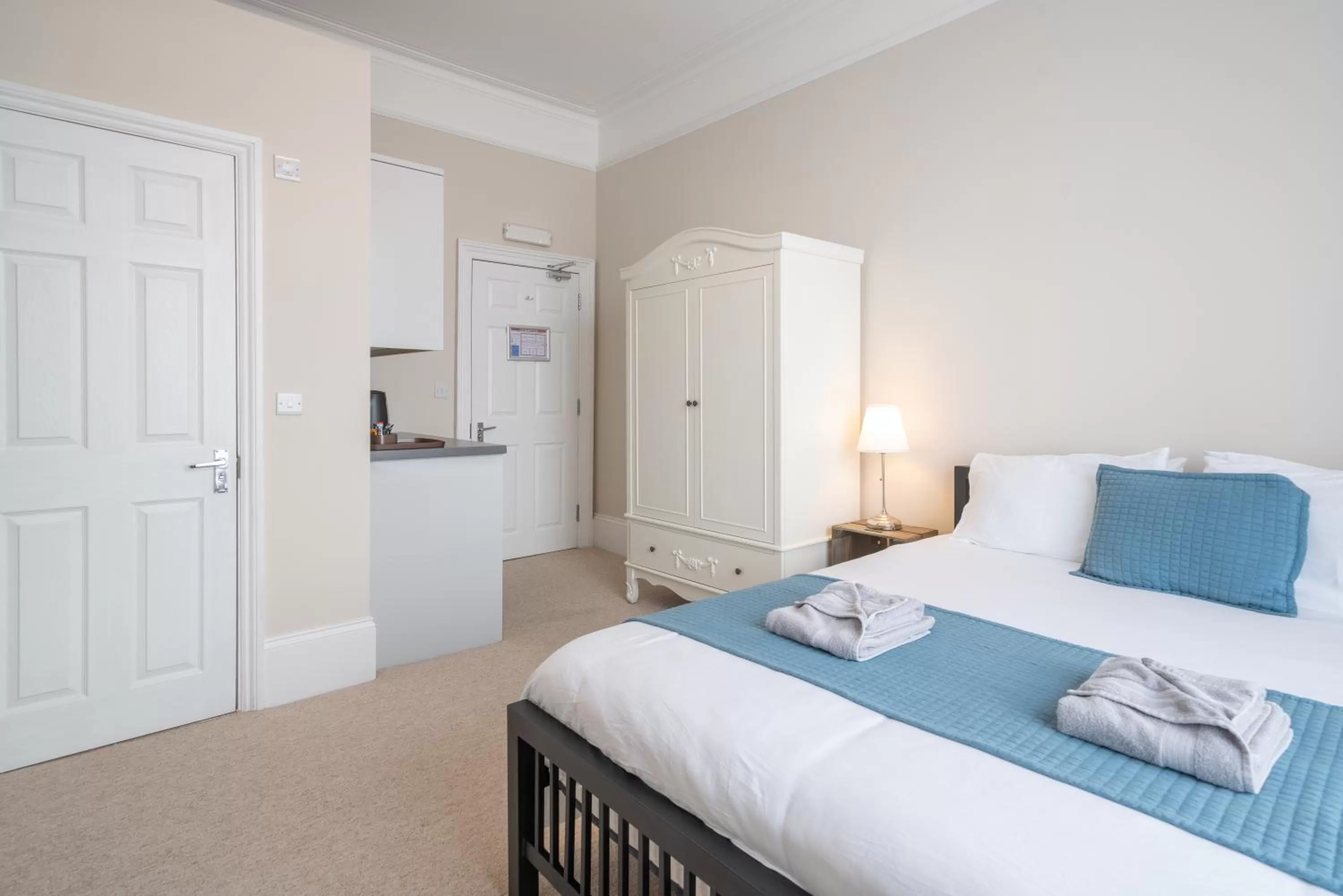 Bed in The Veteran Hotel & Bar