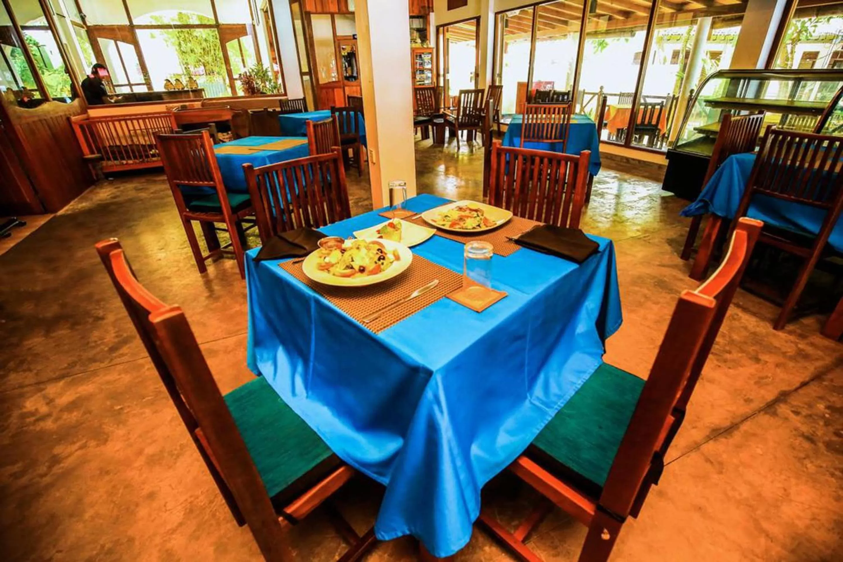 Restaurant/Places to Eat in Surf Sea Breeze