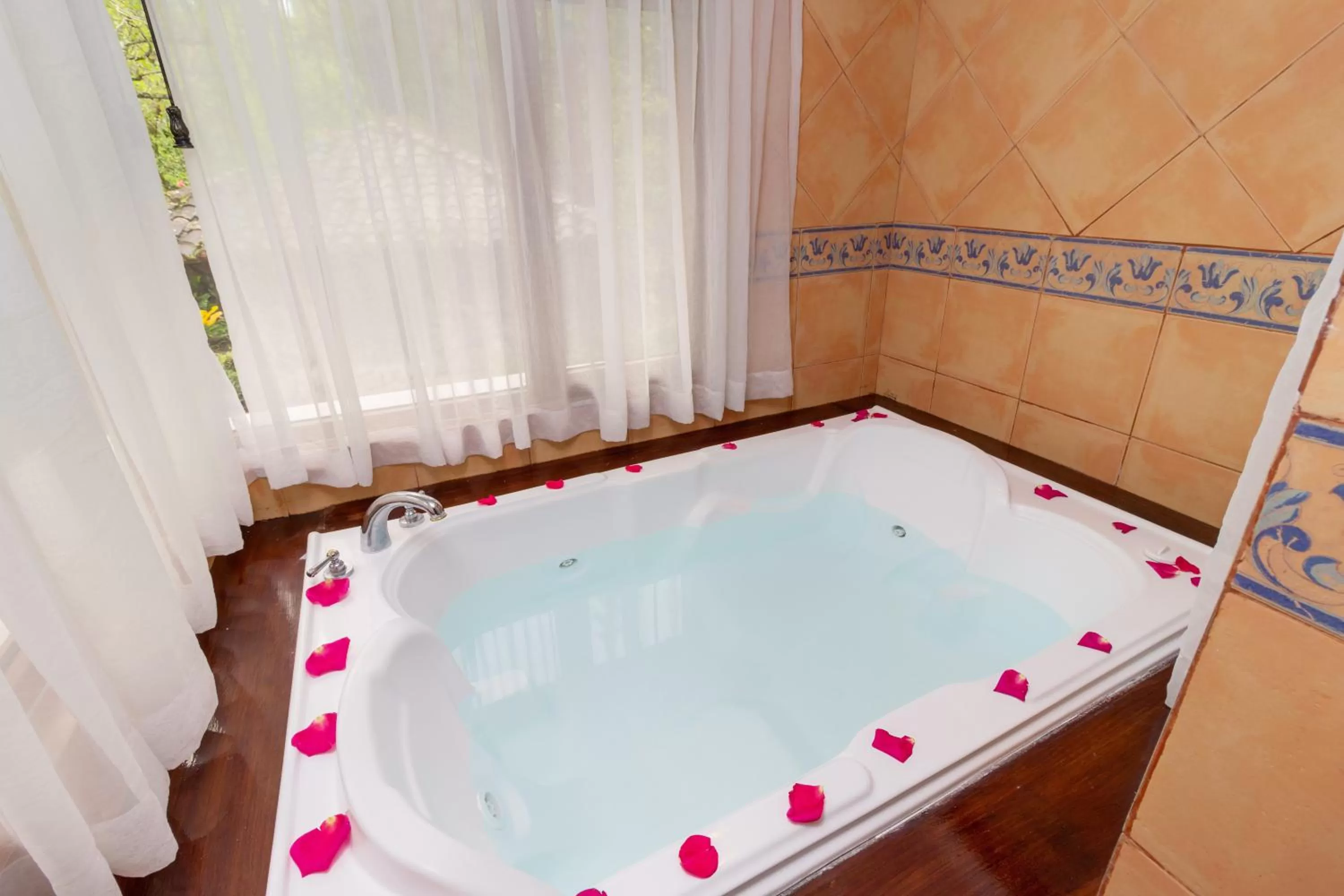 Bath, Bathroom in Samari Spa Resort