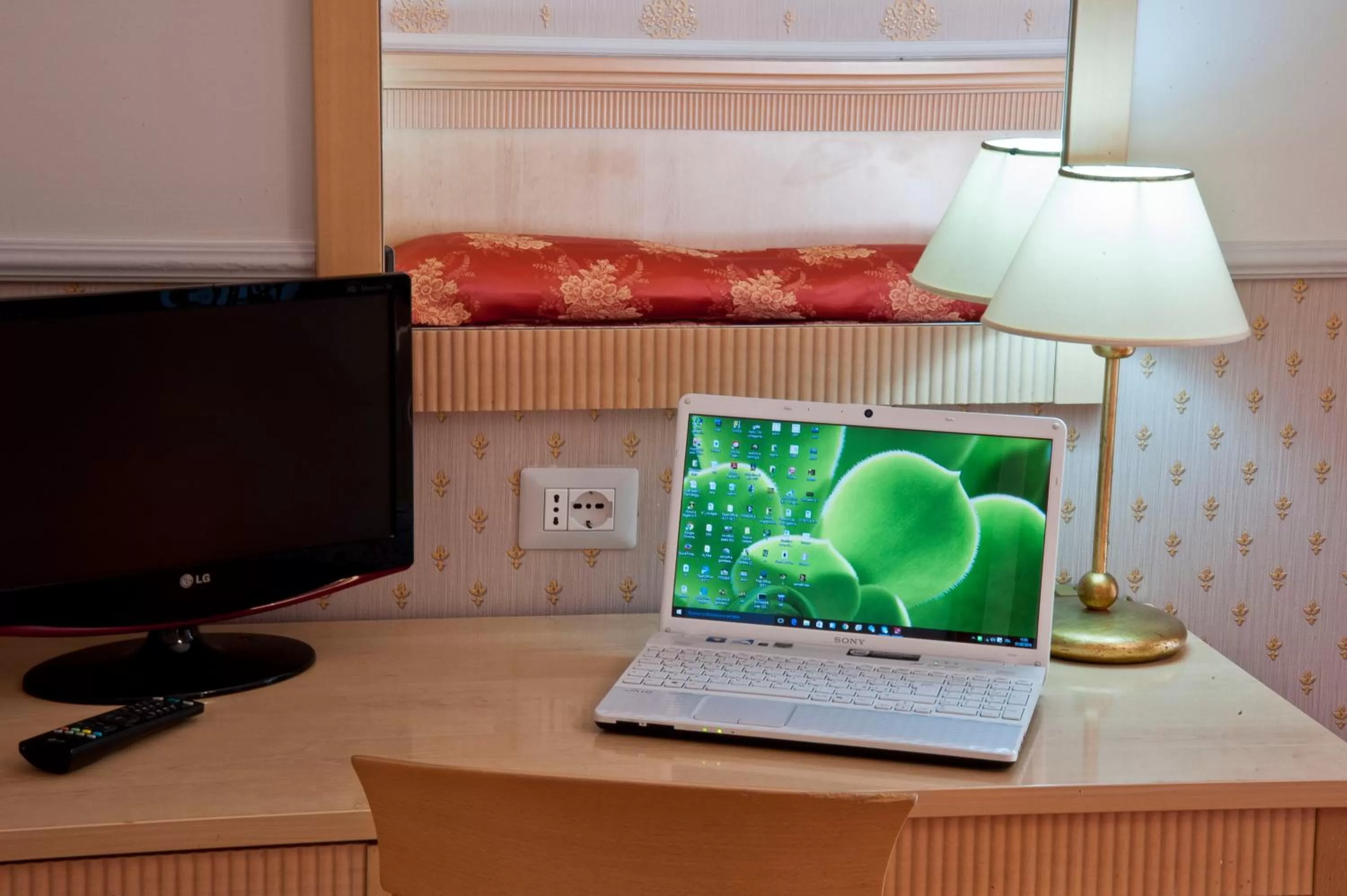 Decorative detail in Hotel Arco Di Travertino