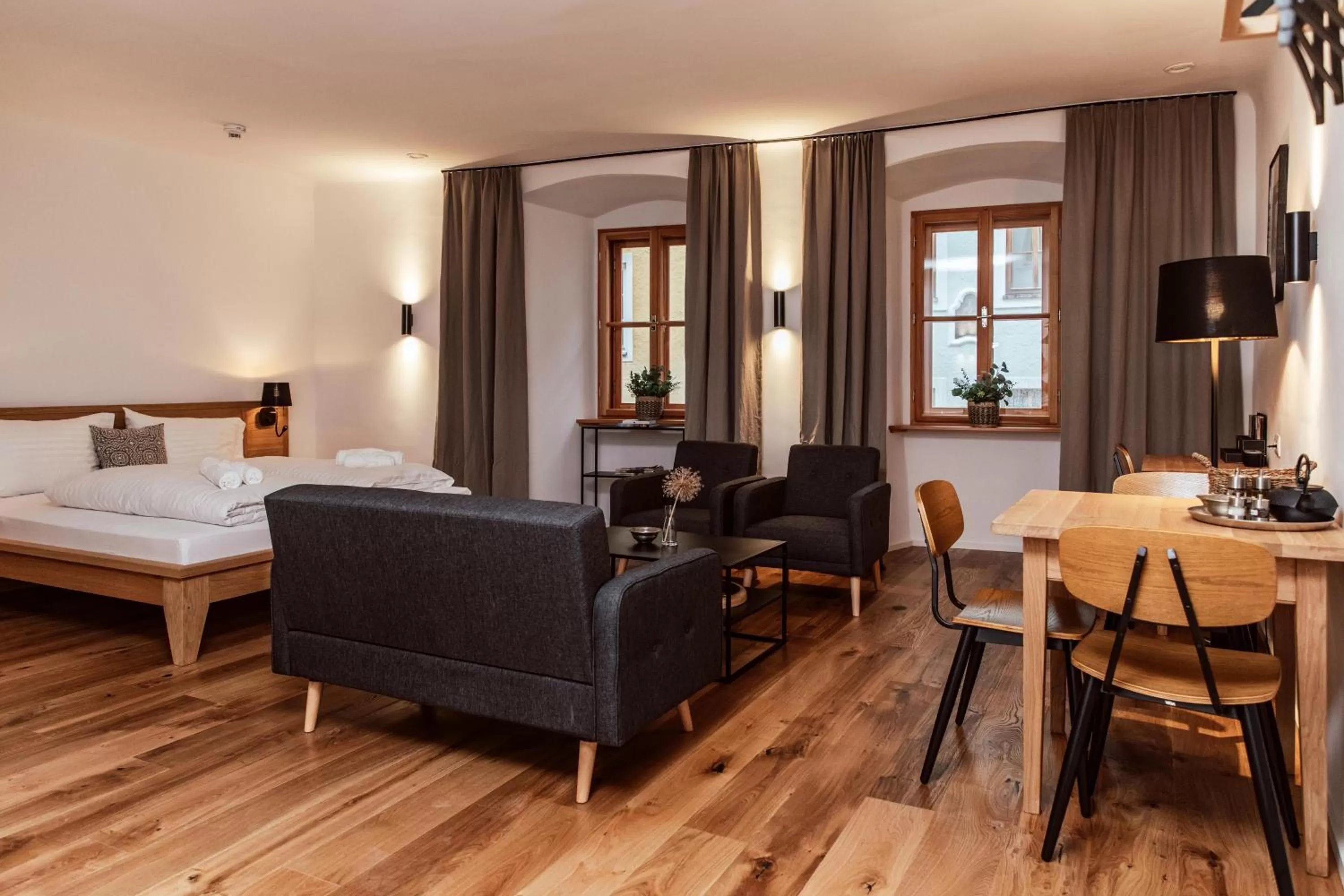 Photo of the whole room, Bed in the salt townhouse