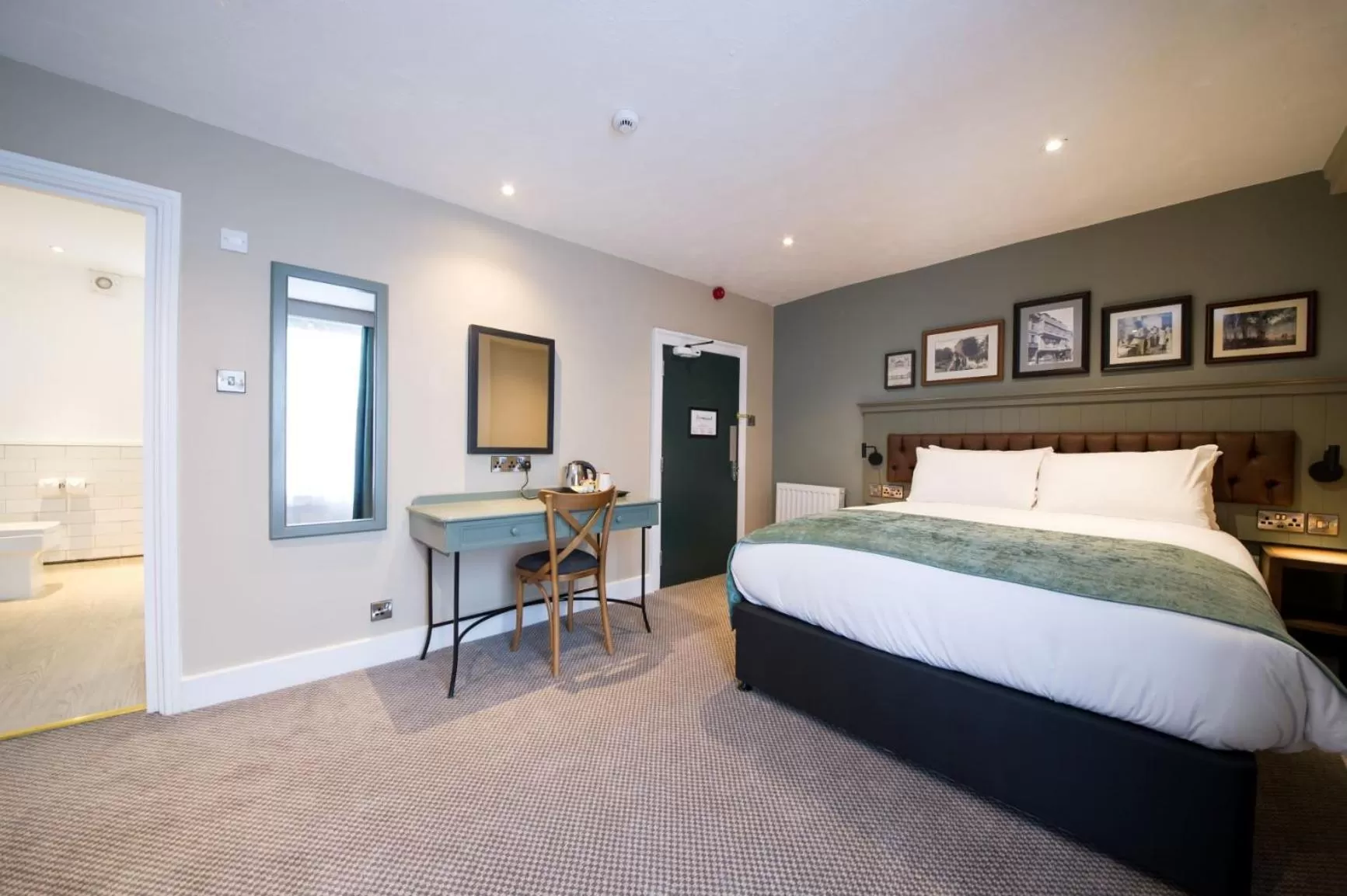 Other, Bed in The Old Gate Inn by Innkeeper's Collection