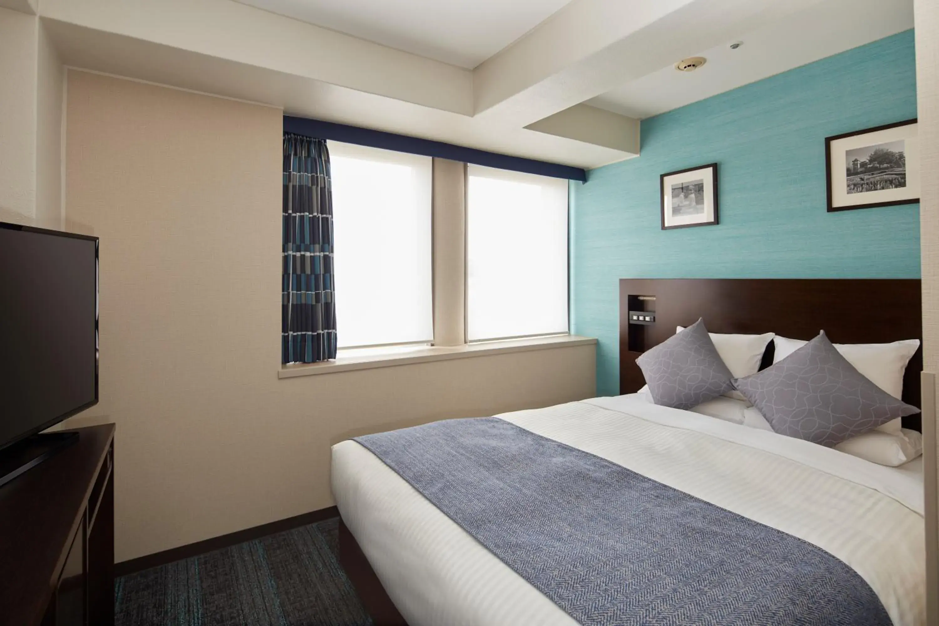 Standard Double Room - Smoking in HOTEL MYSTAYS Yokohama Standard Double Room - Smoking in HOTEL MYSTAYS Yokohama