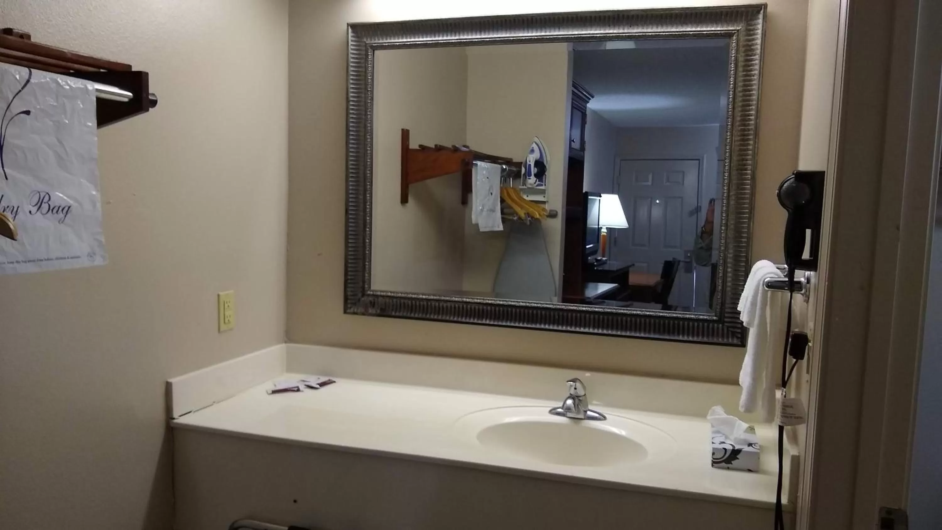Bathroom in Carom Inn Denham Springs-BatonRouge