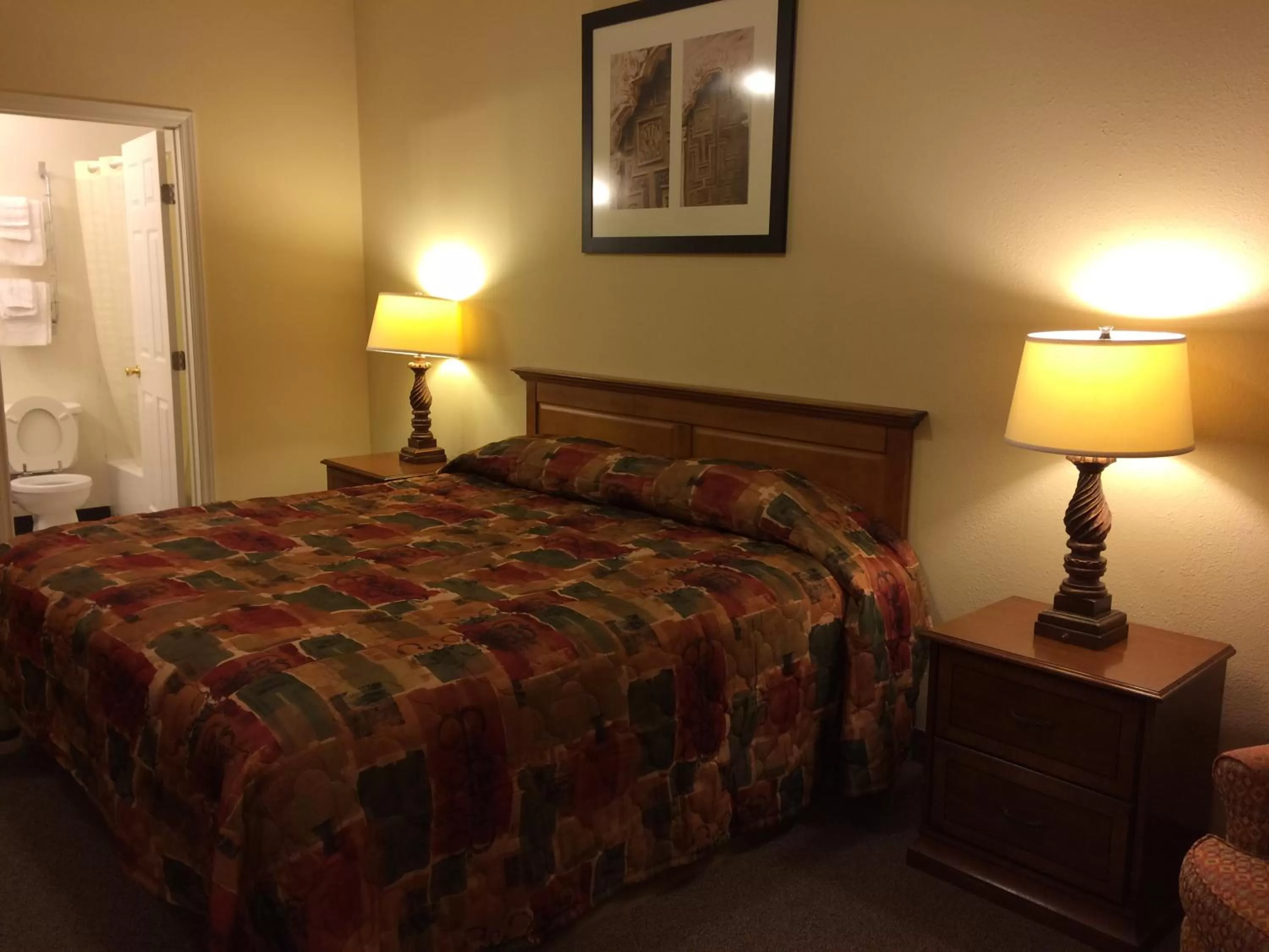 Photo of the whole room, Bed in Country Regency Inn & Suites