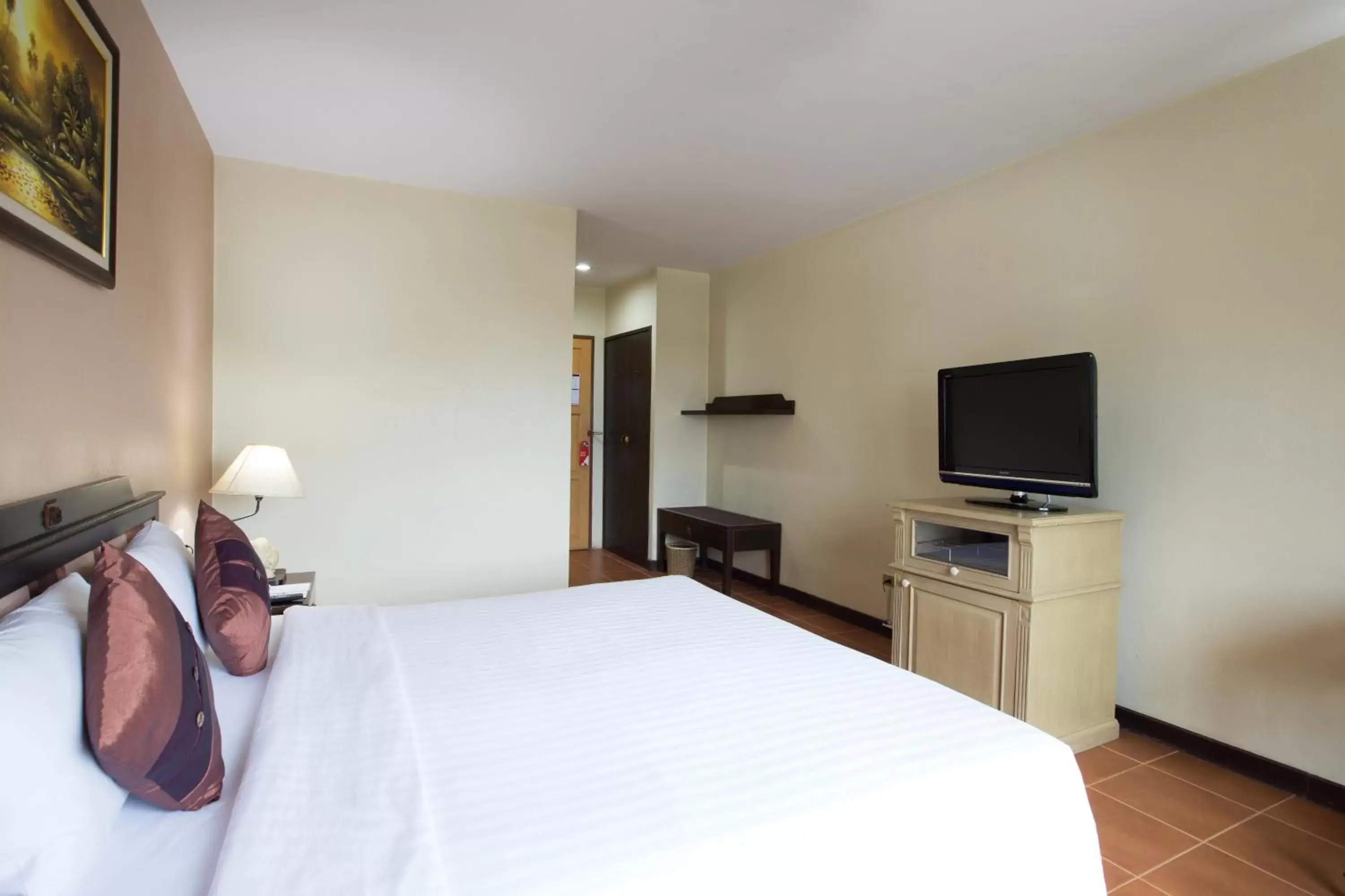 Deluxe Double or Twin Room in Night Bazaar Place Deluxe Double or Twin Room in Night Bazaar Place