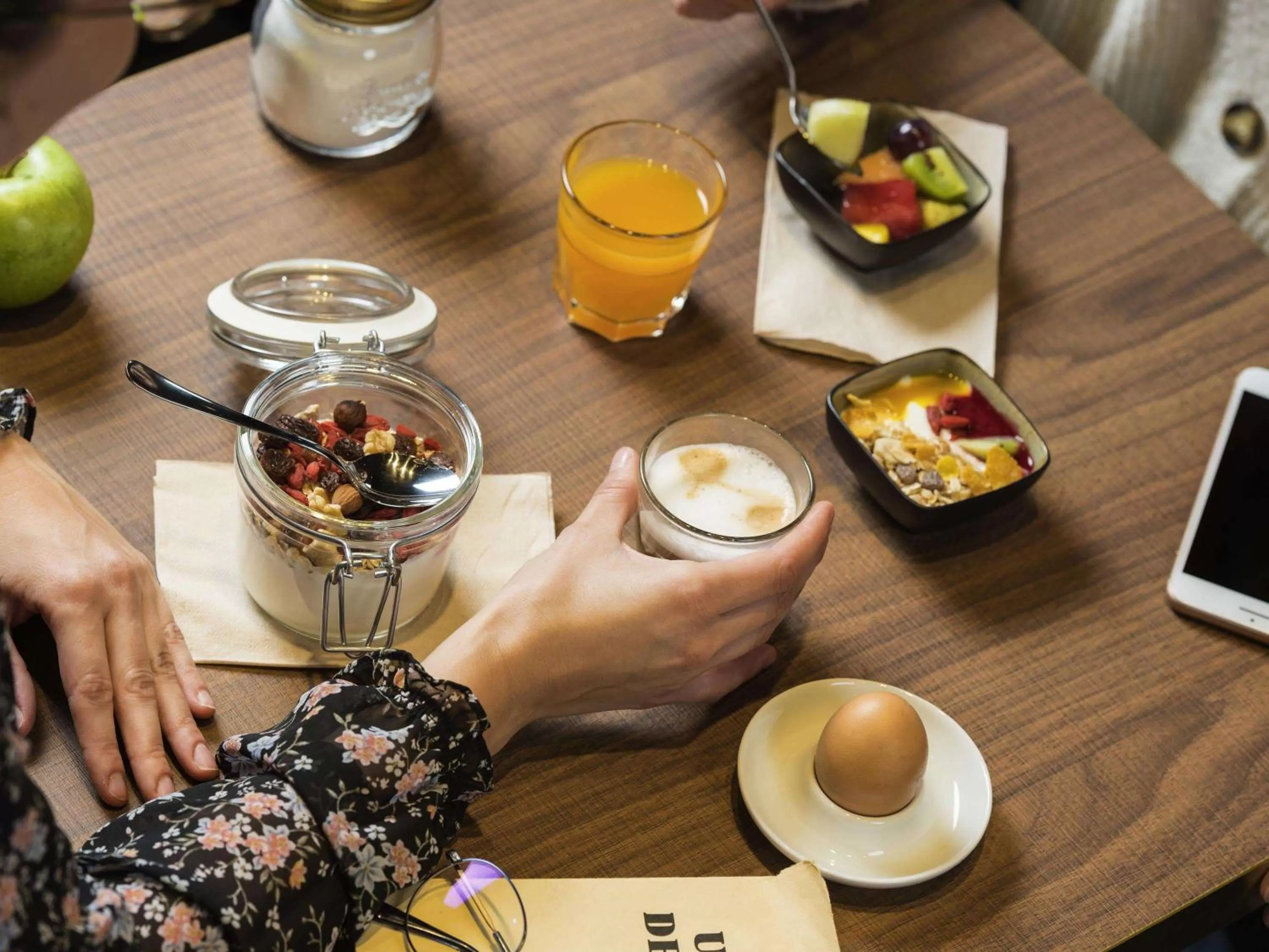 Restaurant/places to eat in ibis Brussels Centre Chatelain