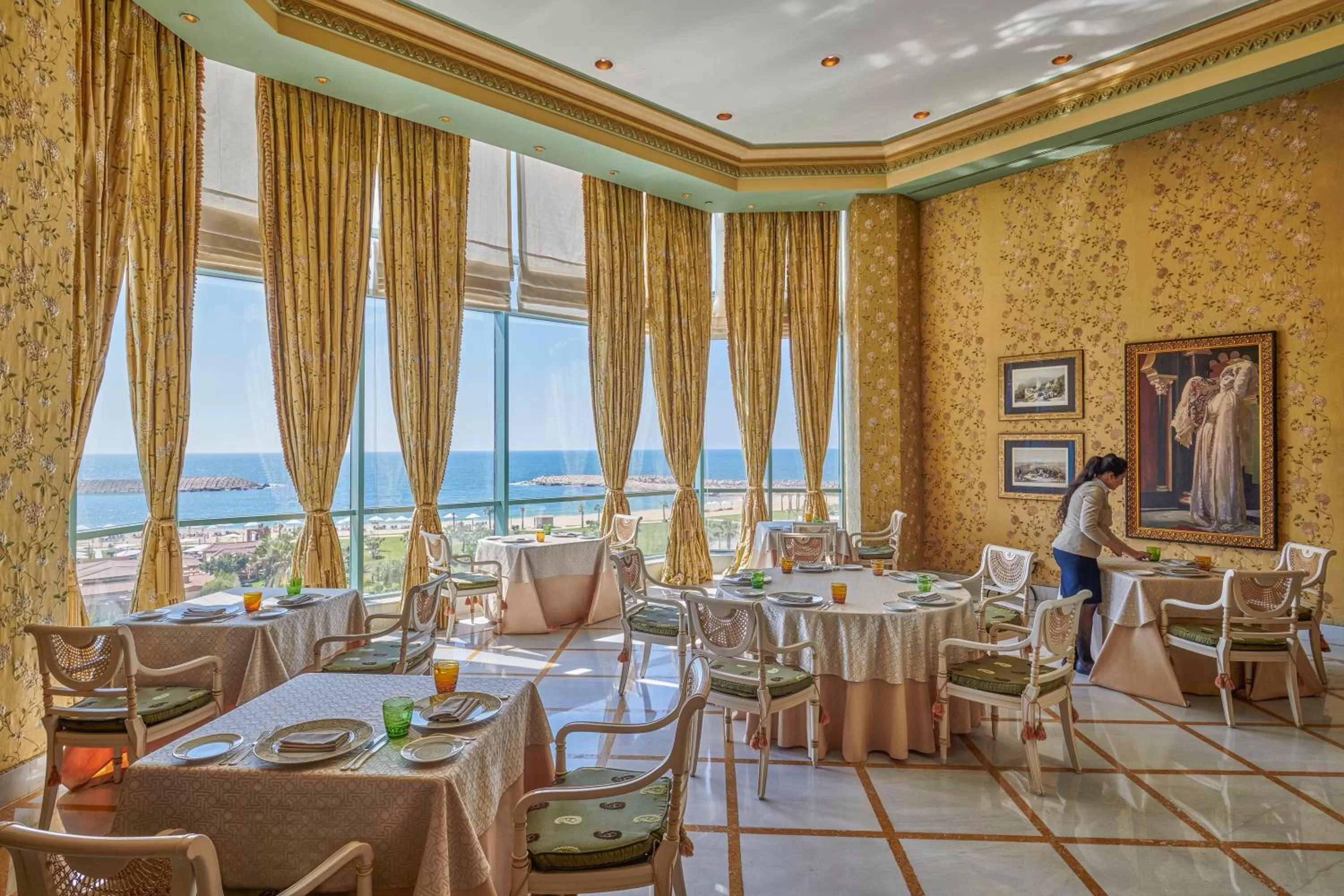 Restaurant/places to eat in Four Seasons Hotel Alexandria At San Stefano