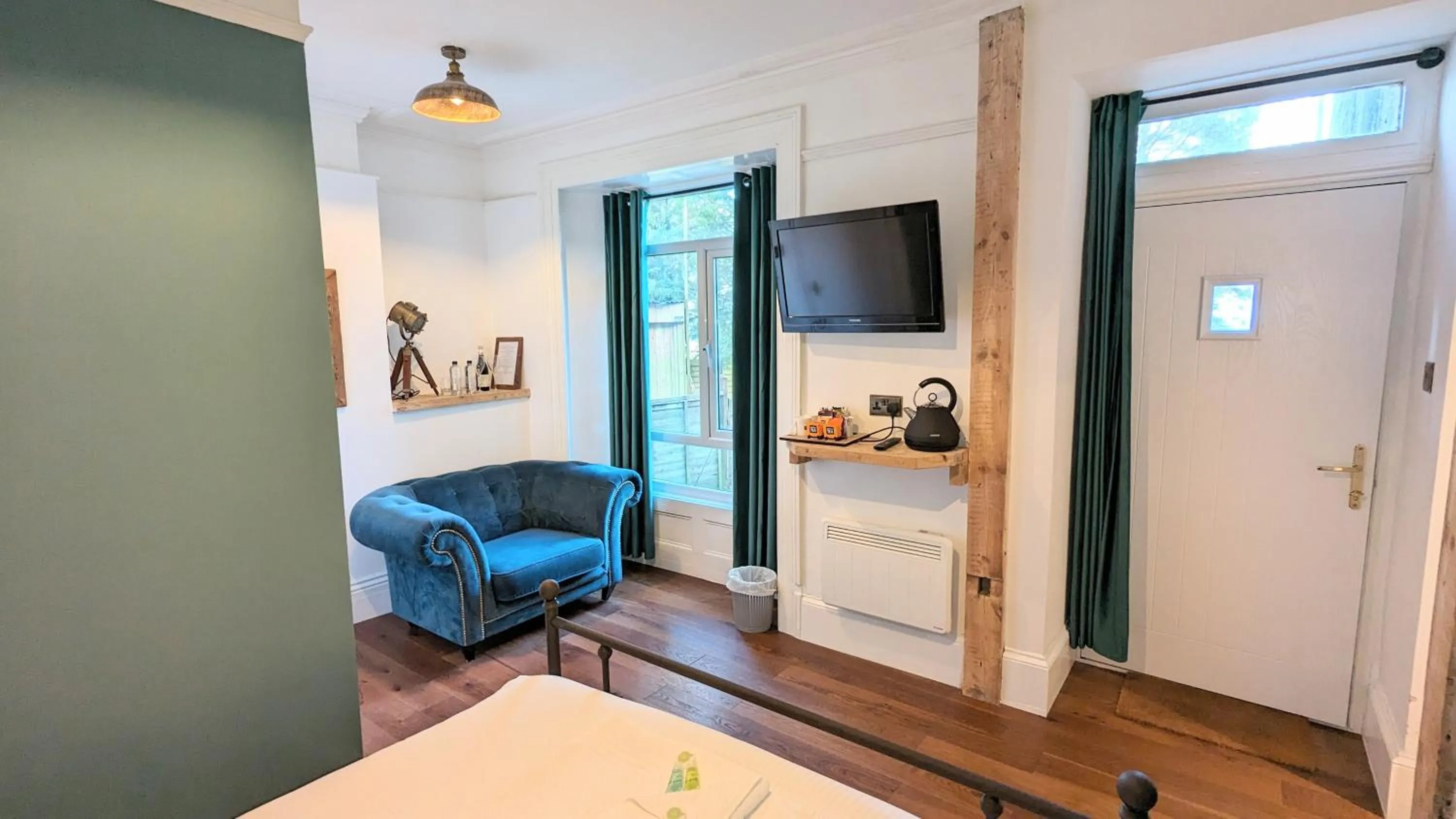 Bedroom, Bed in Wheal Tor Hotel & Glamping